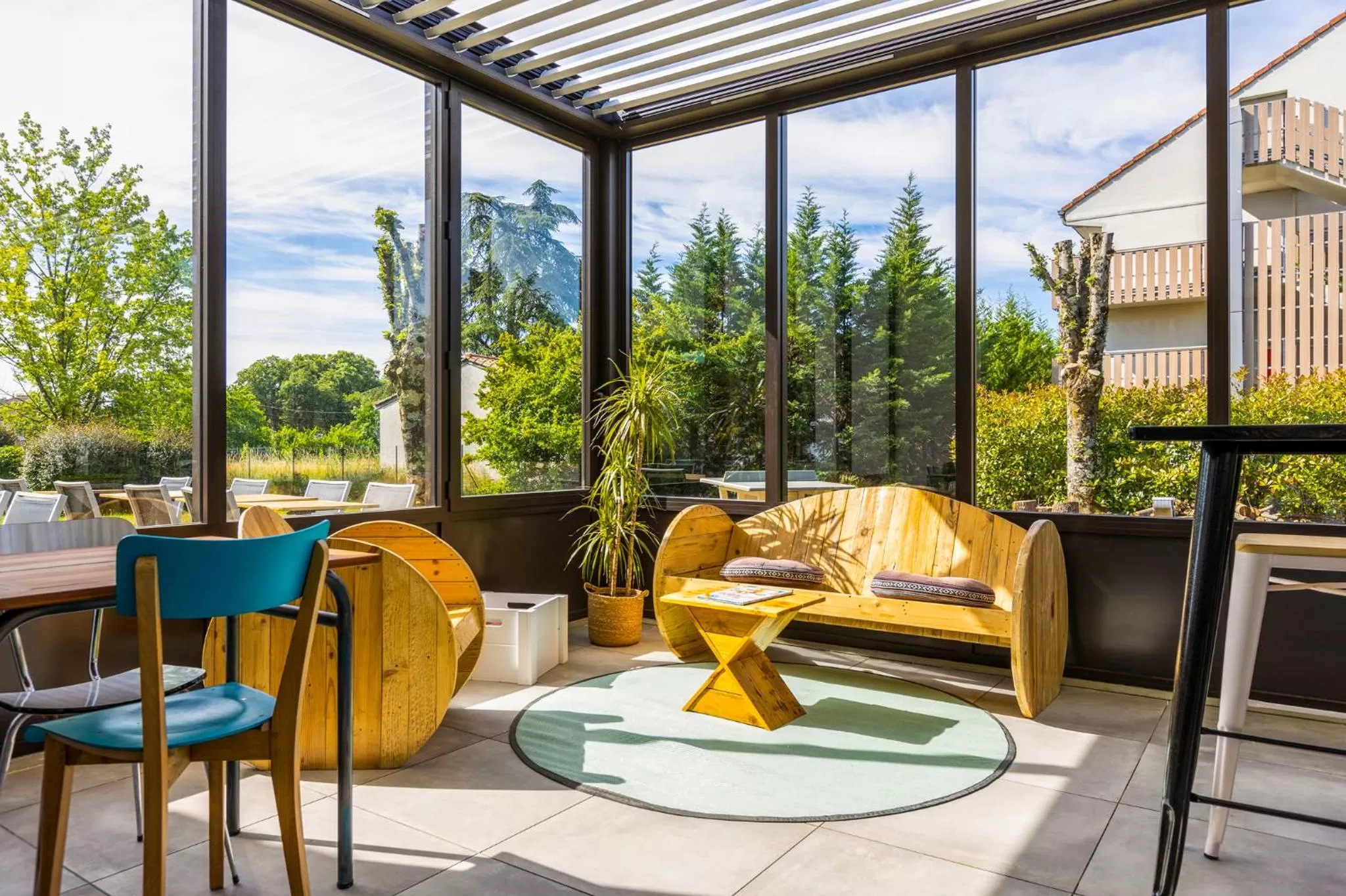 Restaurant/places to eat in greet hôtel Angoulême