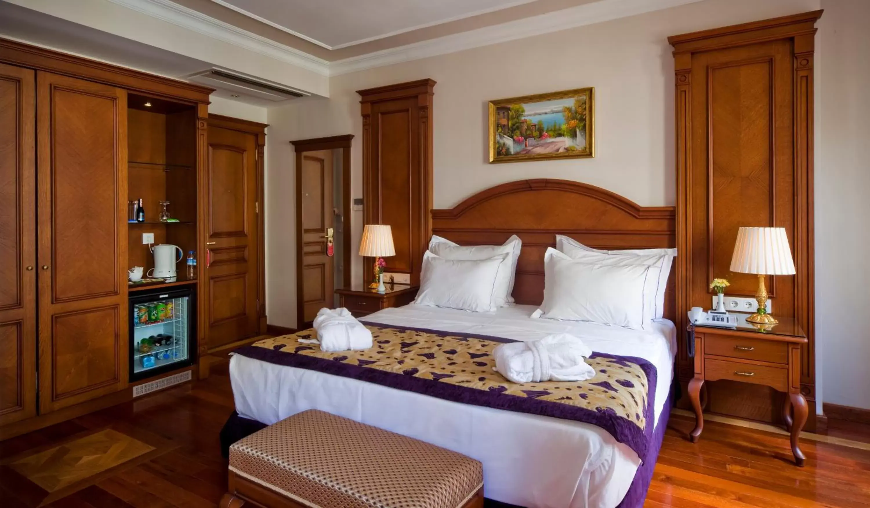 Bed in GLK PREMIER The Home Suites & Spa Bed in GLK PREMIER The Home Suites & Spa