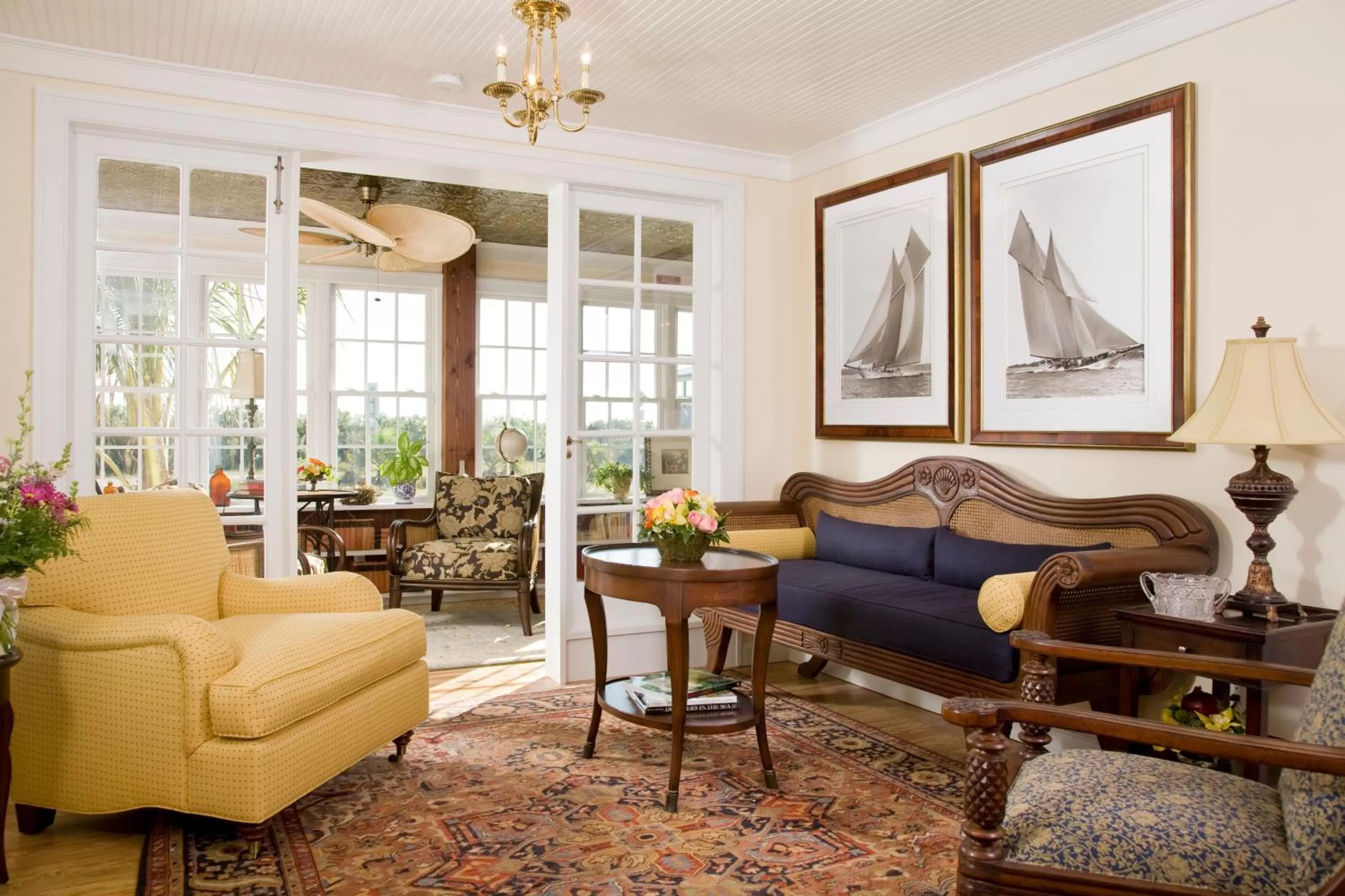 Communal lounge/ TV room in Port d'Hiver Bed and Breakfast