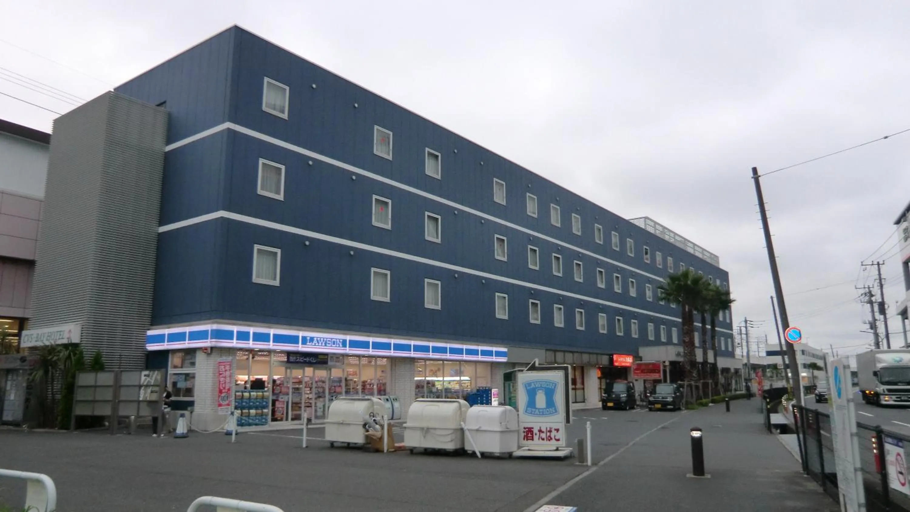 Facade/entrance in CVS Bay Hotel