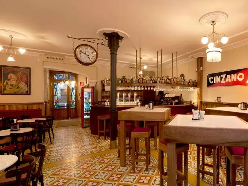 Lounge or bar, Restaurant/Places to Eat in Hotel Spa Ciudad de Astorga By PortBlue Boutique