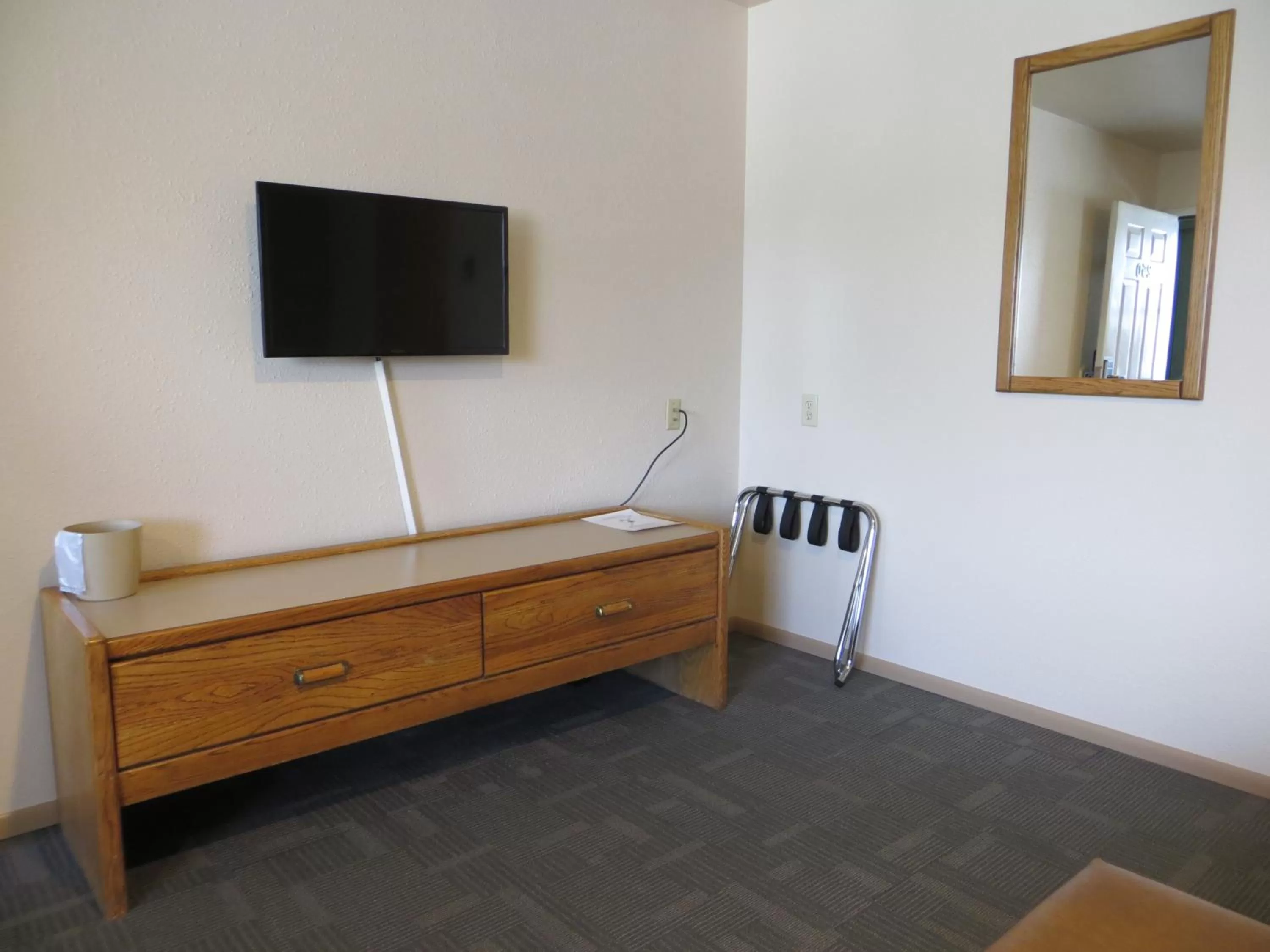 TV and multimedia, TV/Entertainment Center in Jailhouse Motel and Casino