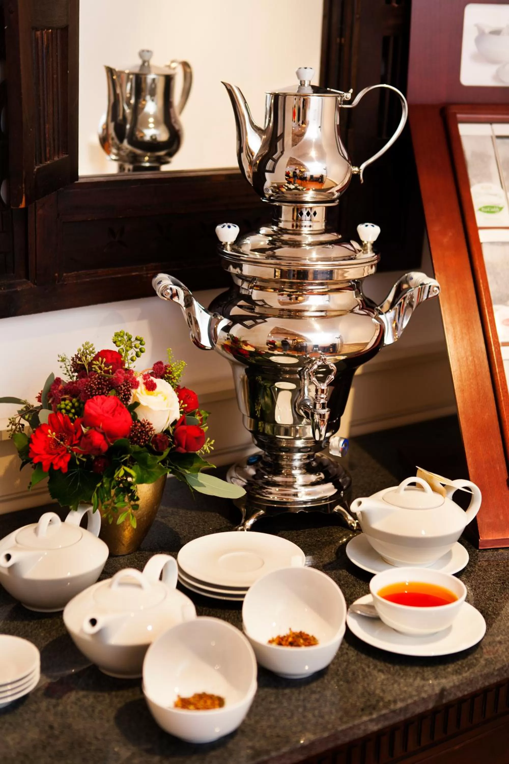 Food and drinks in THE GATE GARDEN Hotel