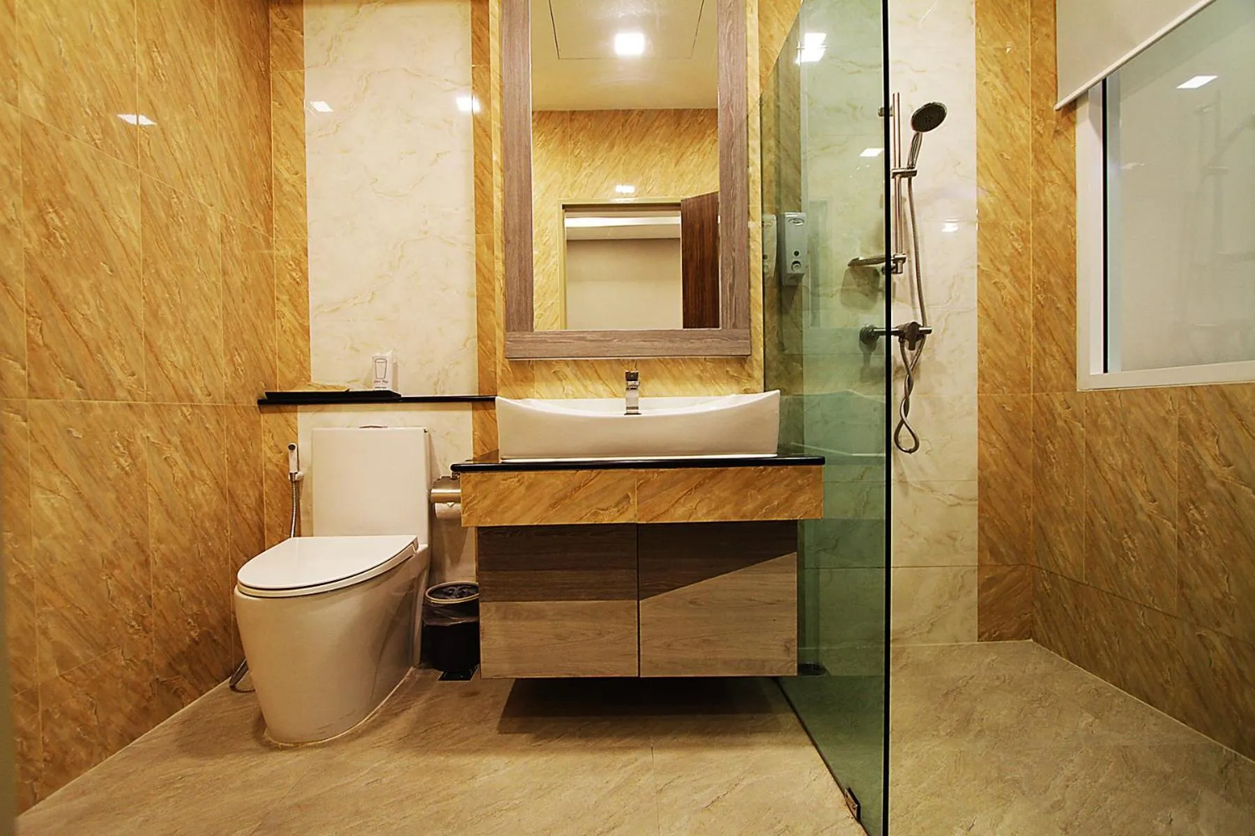 The Contrast i Hotel