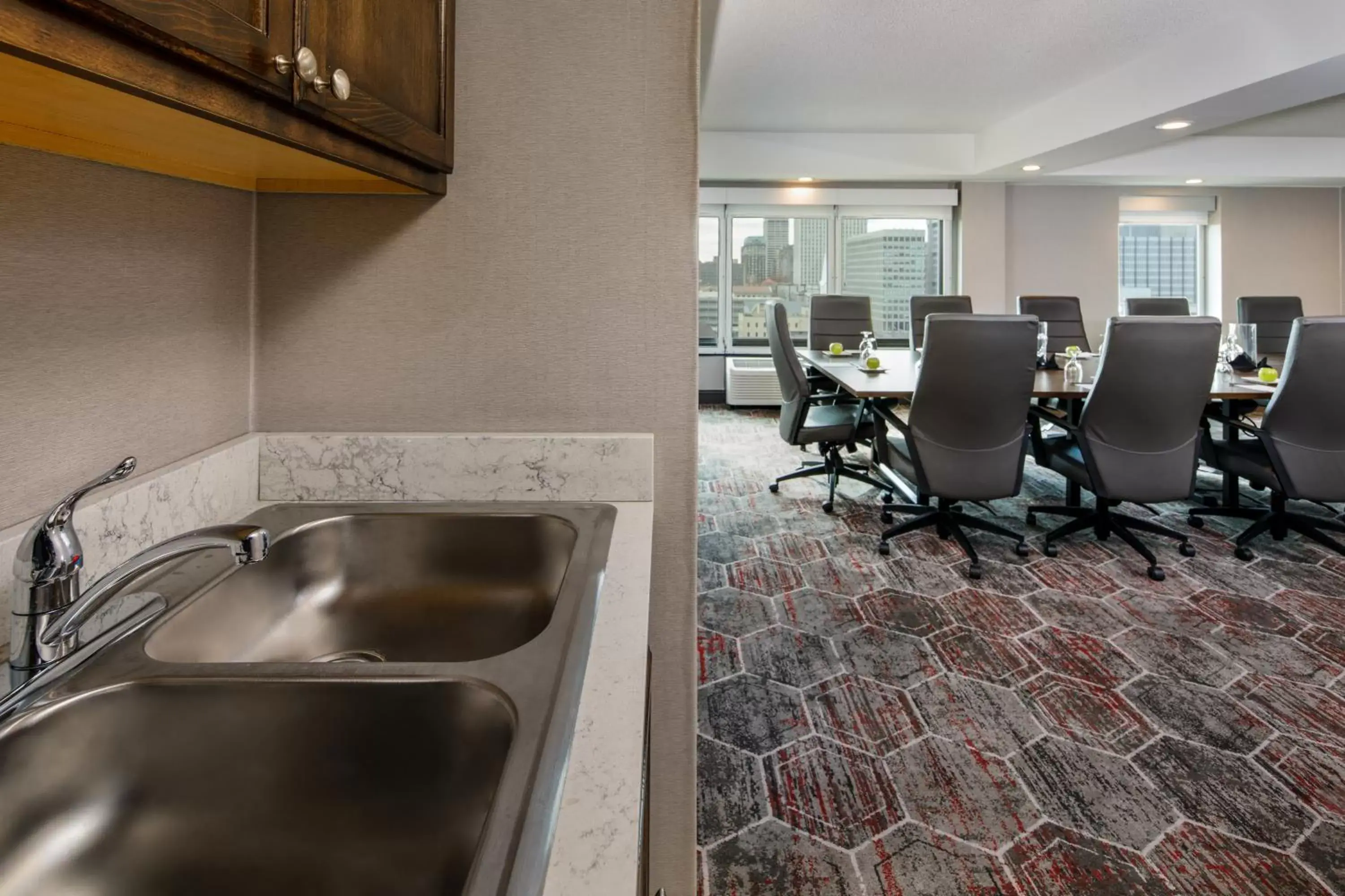 Meeting/conference room, Kitchen/Kitchenette in Crowne Plaza Memphis Downtown, an IHG Hotel