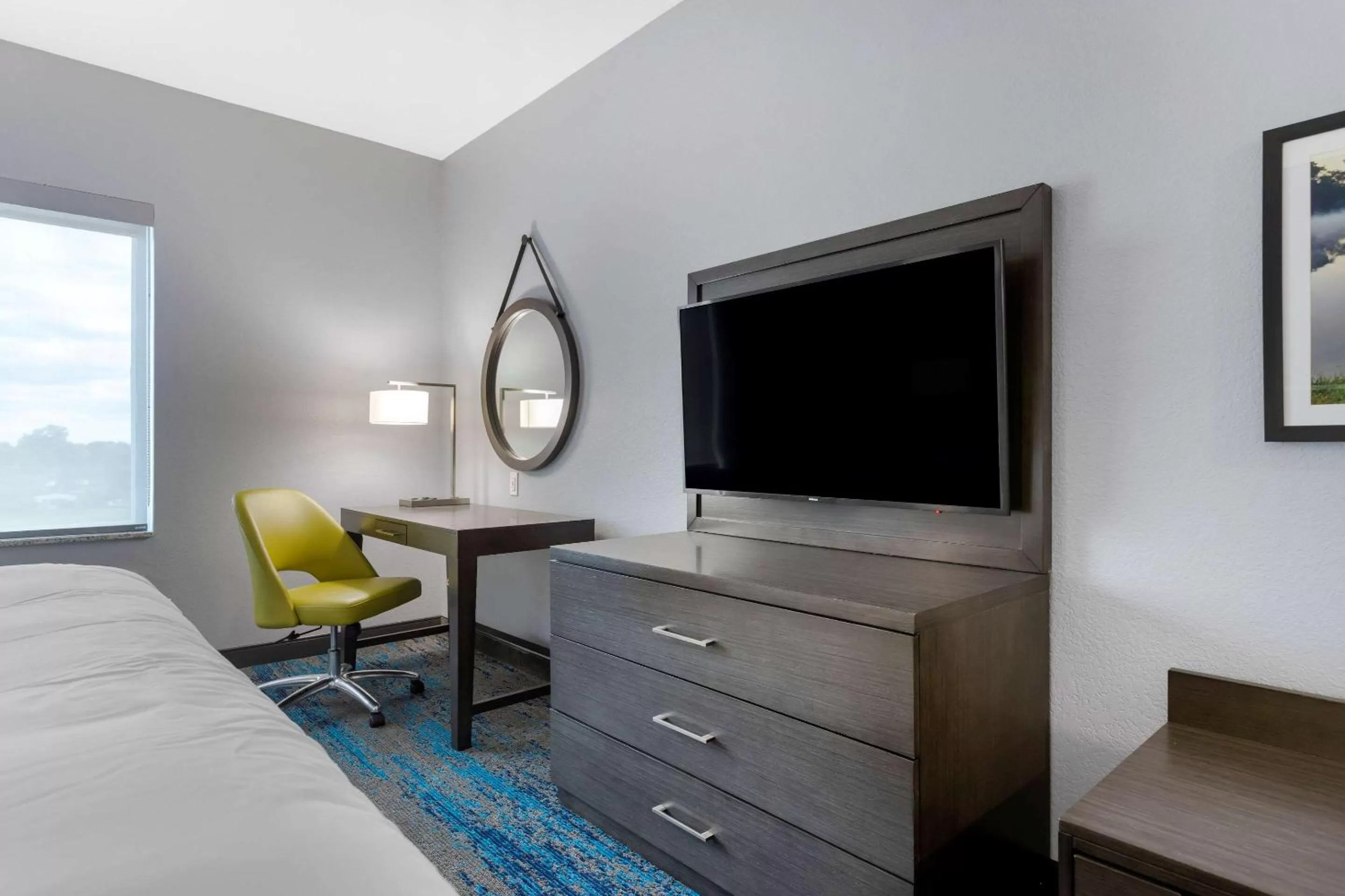 Standard King Room - Non Smoking in Comfort Inn & Suites