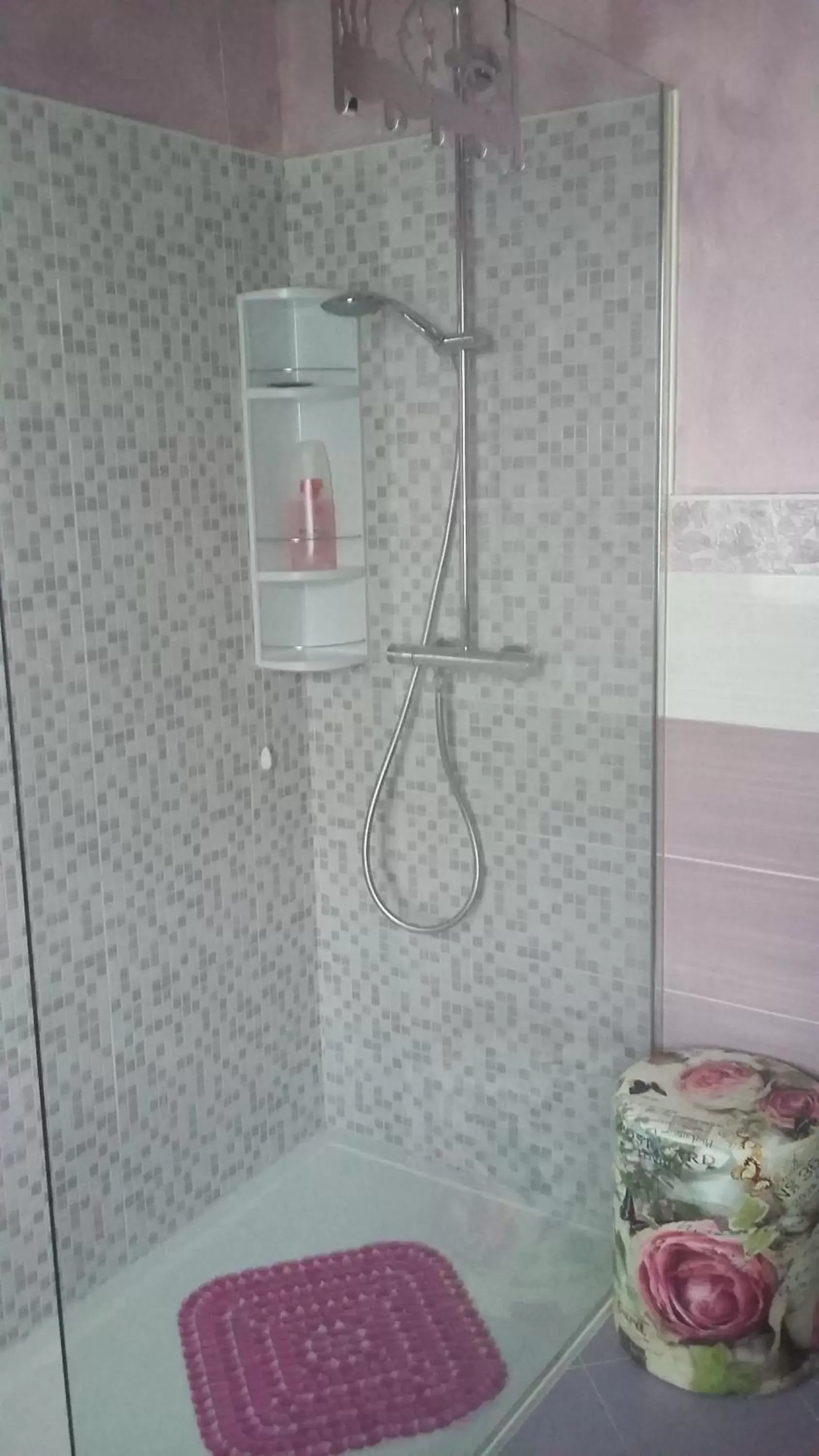 Shower, Bathroom in B&B Peschi in Fiore