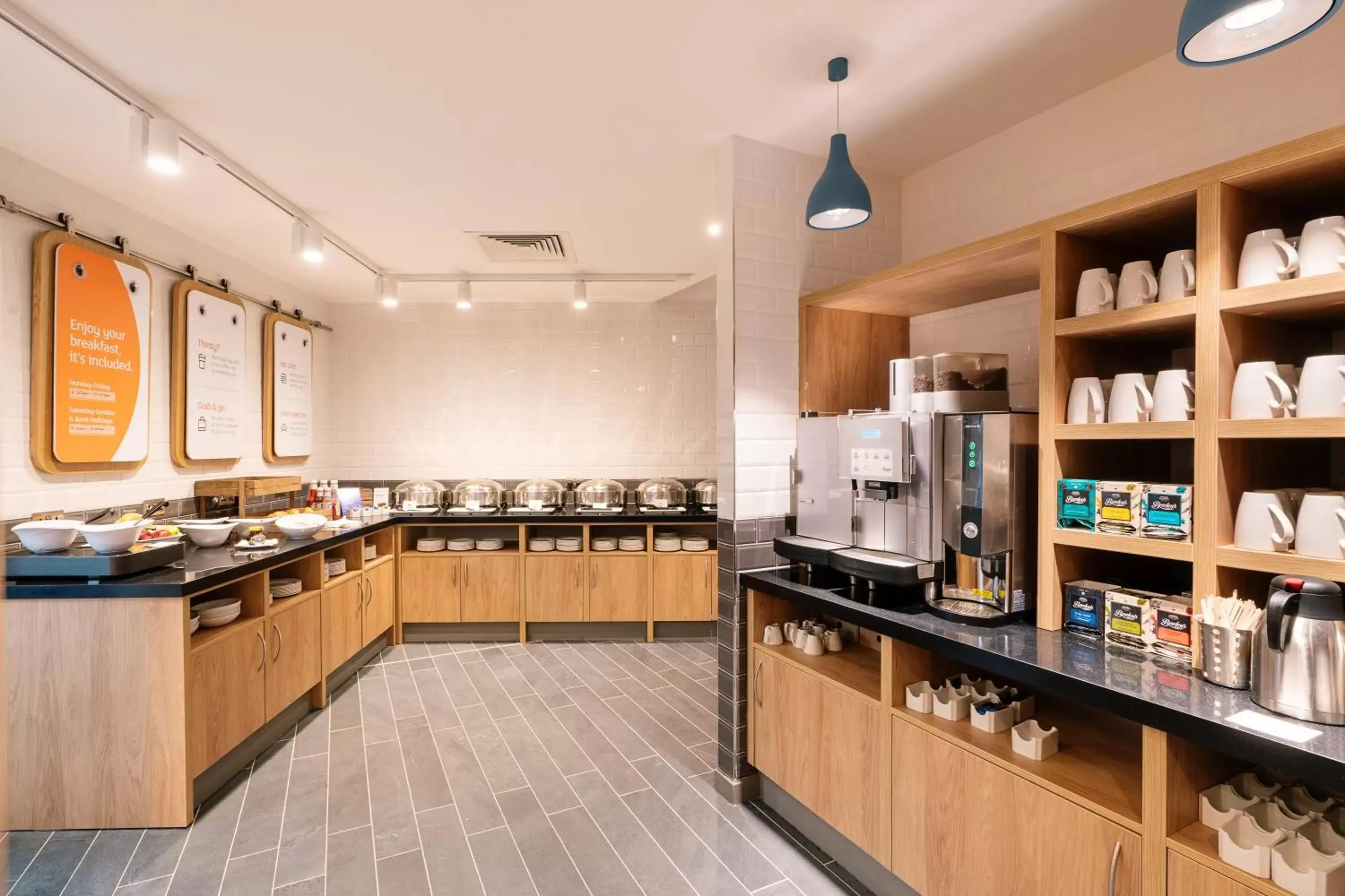 Breakfast, Kitchen/Kitchenette in Holiday Inn Express - Derry - Londonderry, an IHG Hotel