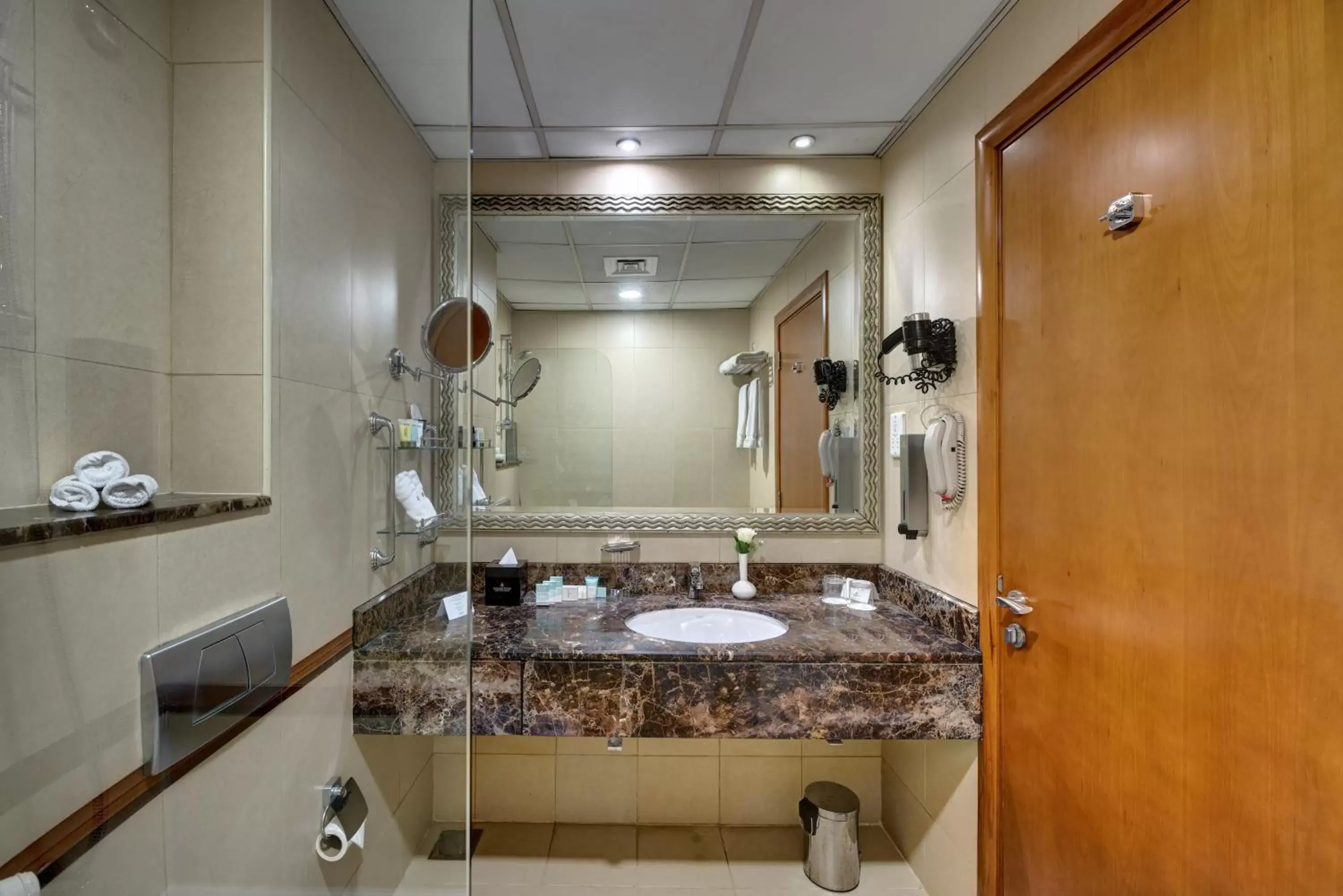 Bathroom in Golden Tulip Hotel Al Barsha