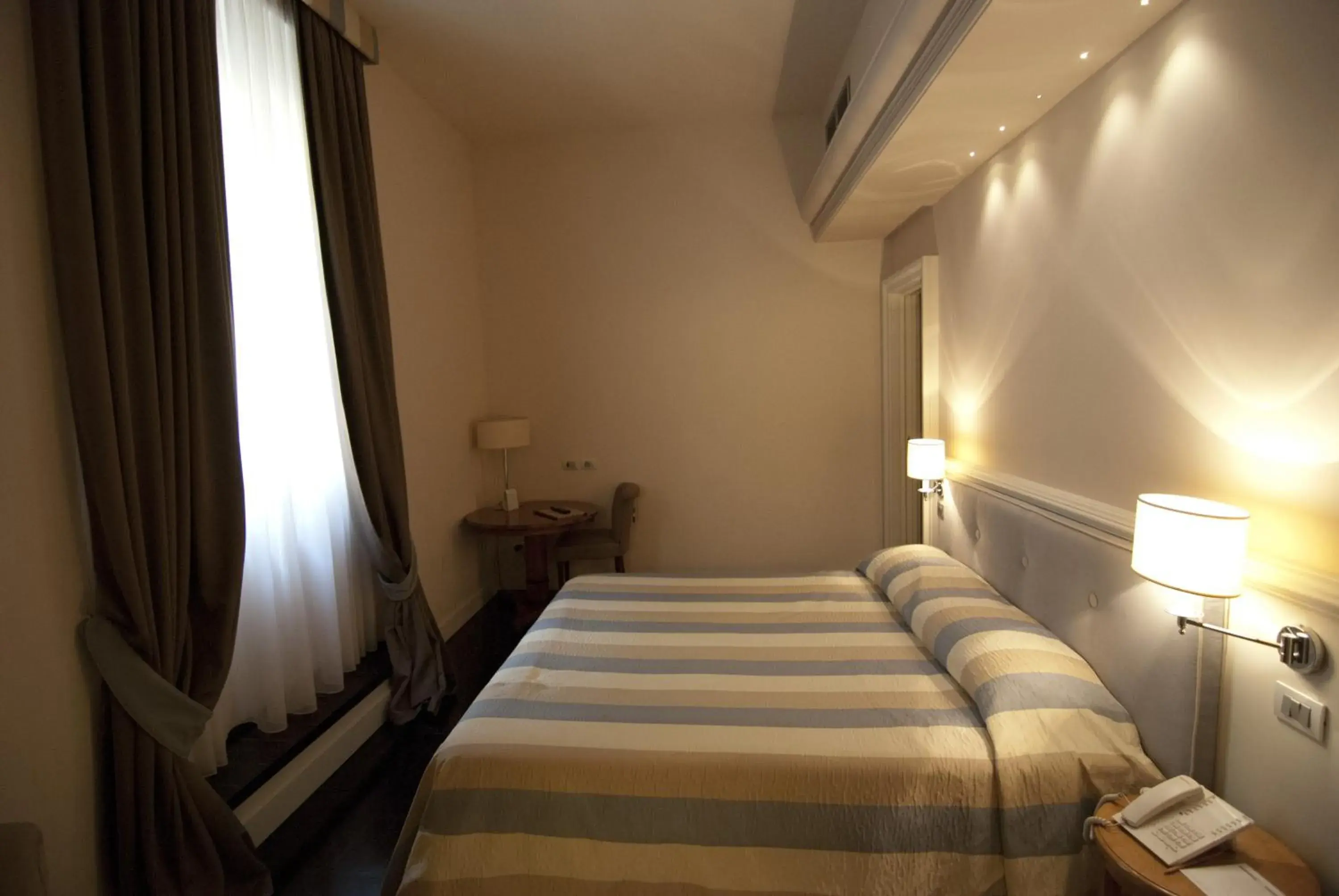 Photo of the whole room, Bed in Hotel Patria Photo of the whole room, Bed in Hotel Patria