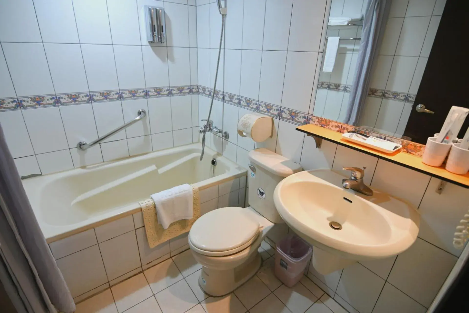 Bathroom in SAN HUA HOTEL