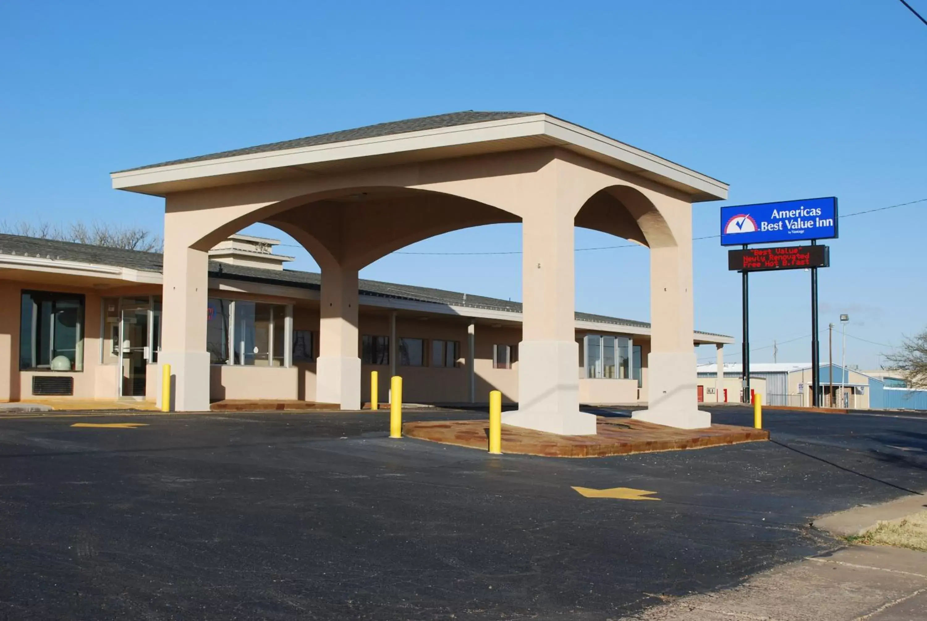 Facade/entrance, Property Building in Americas Best Value Inn Lubbock East