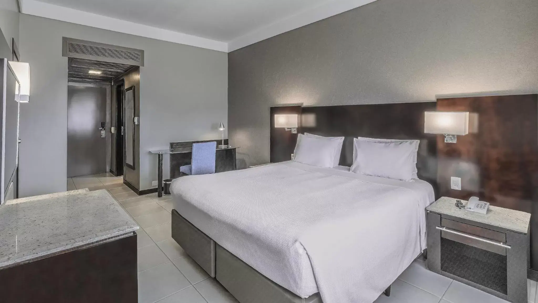Bedroom, Bed in Hotel Deville Prime Cuiabá