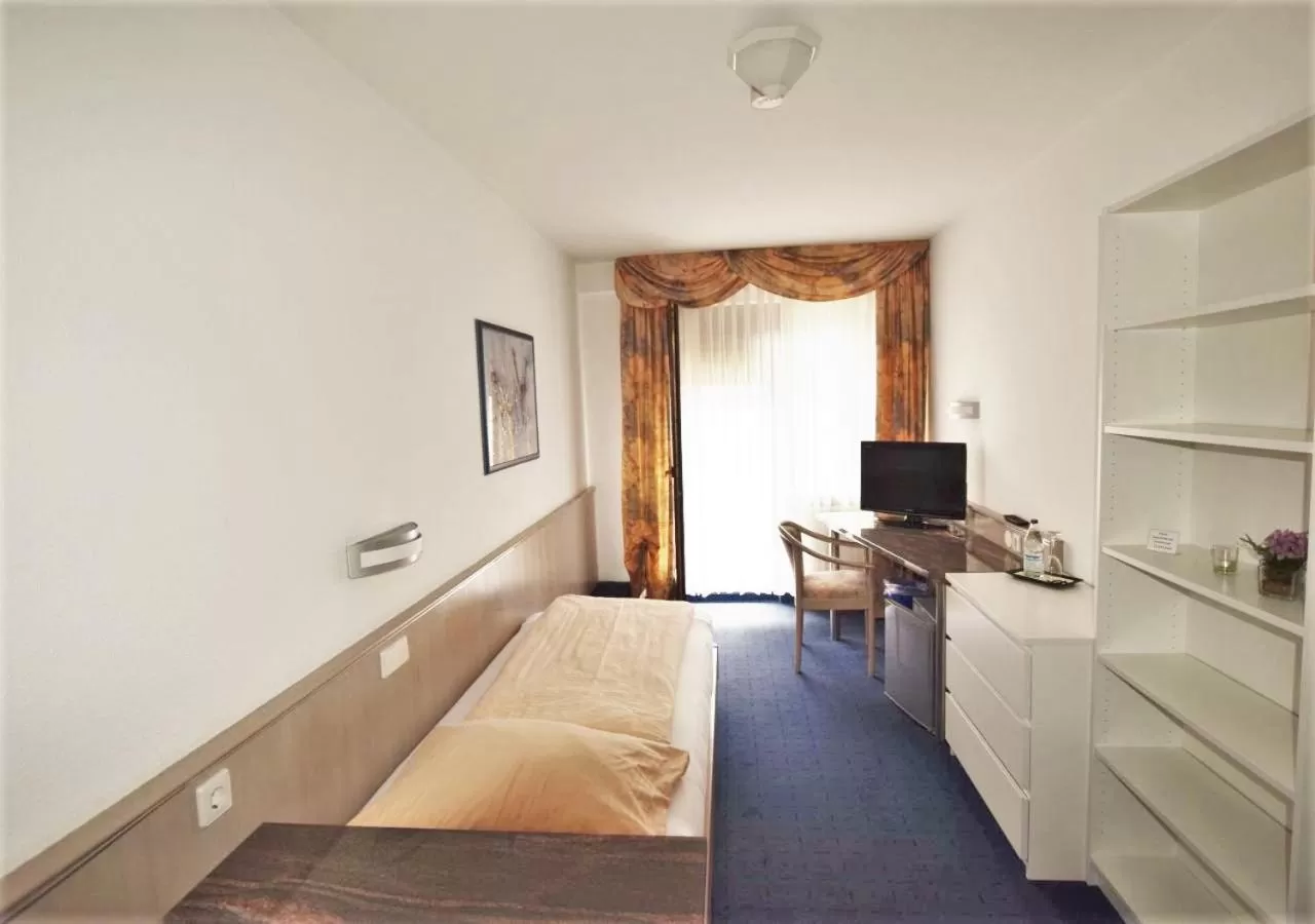 Photo of the whole room in Hotel Alena - Kontaktlos Check-In