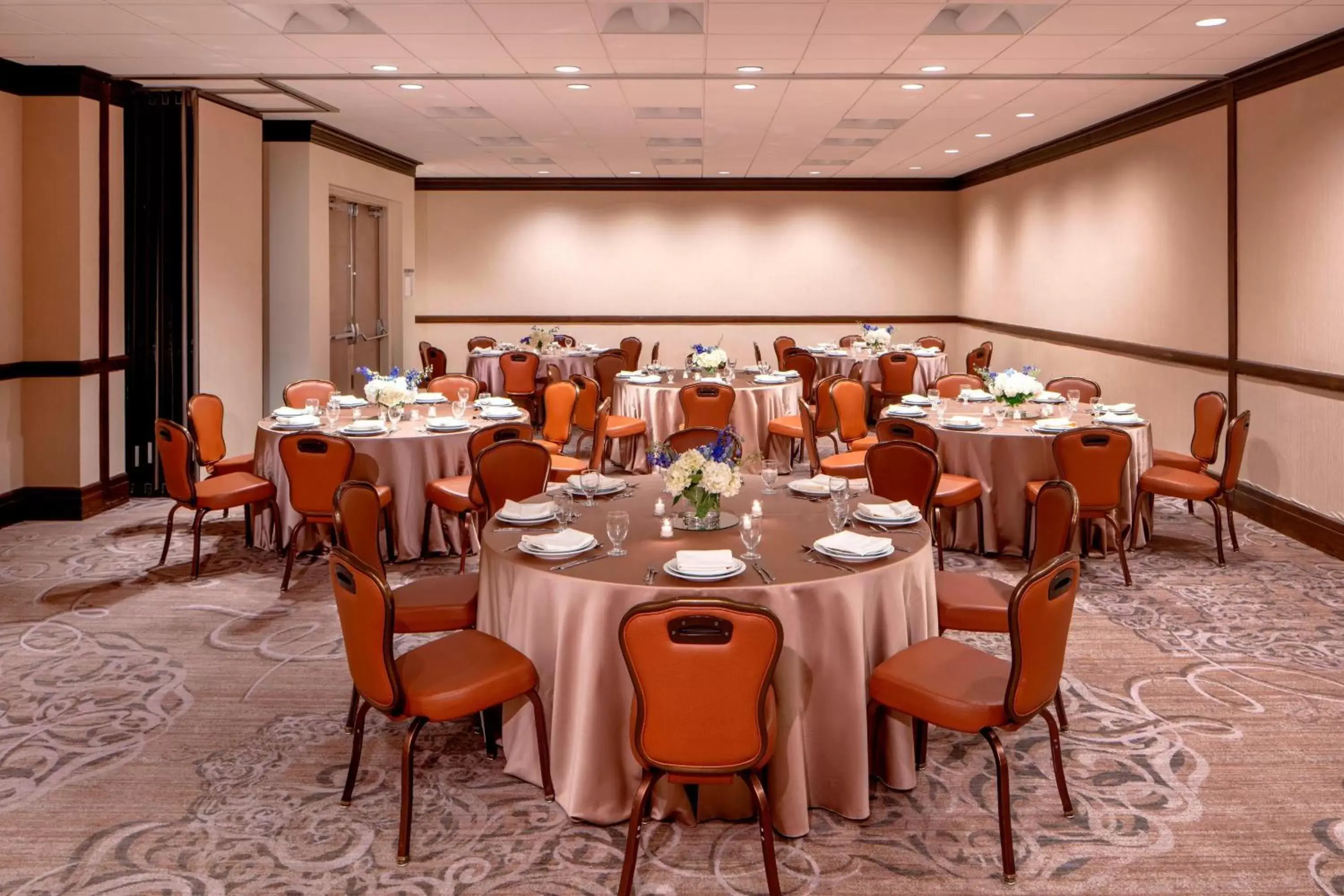 Meeting/conference room, Restaurant/Places to Eat in Sheraton Houston Brookhollow