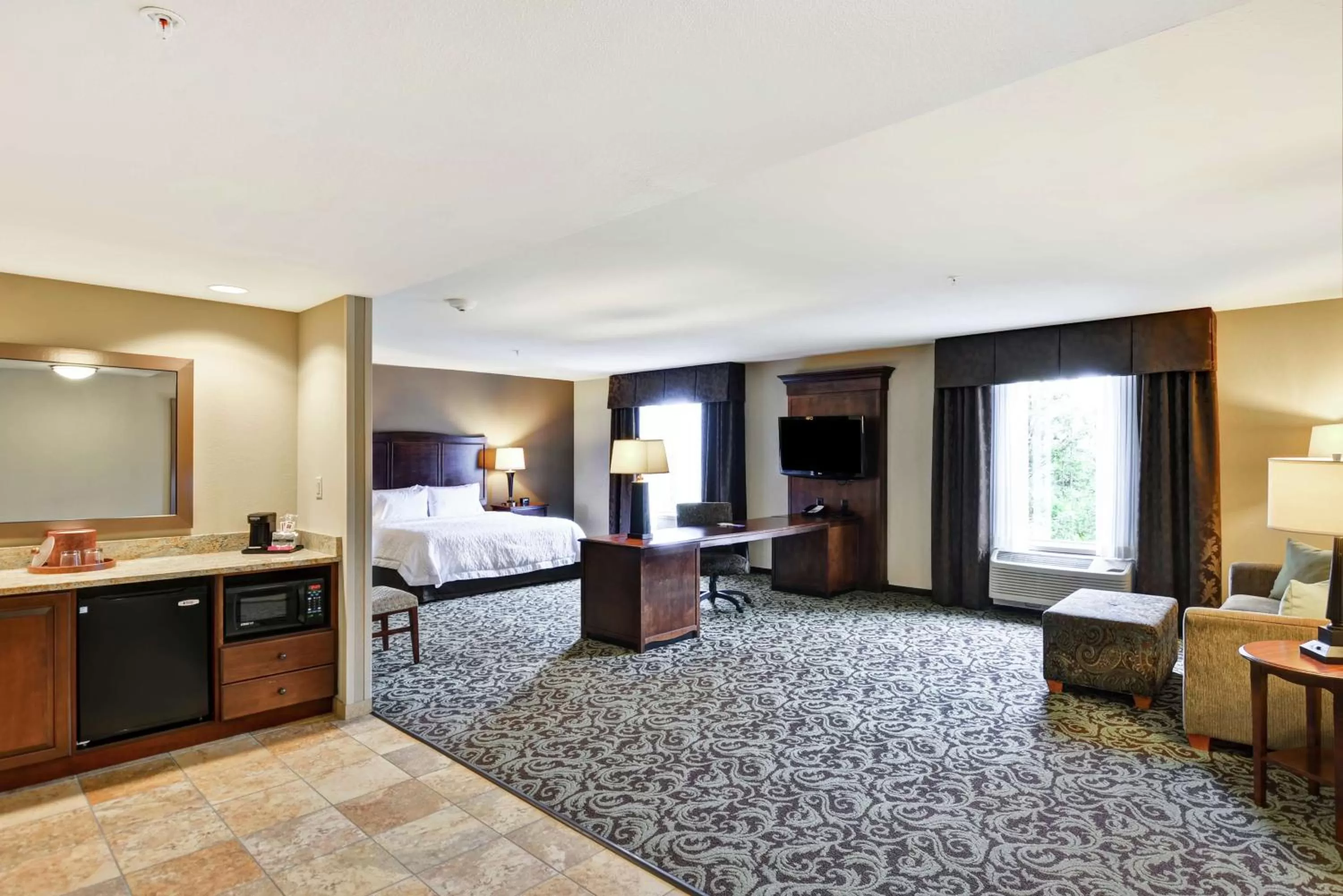 Bedroom, Bed in Hampton Inn and Suites New Hartford/Utica