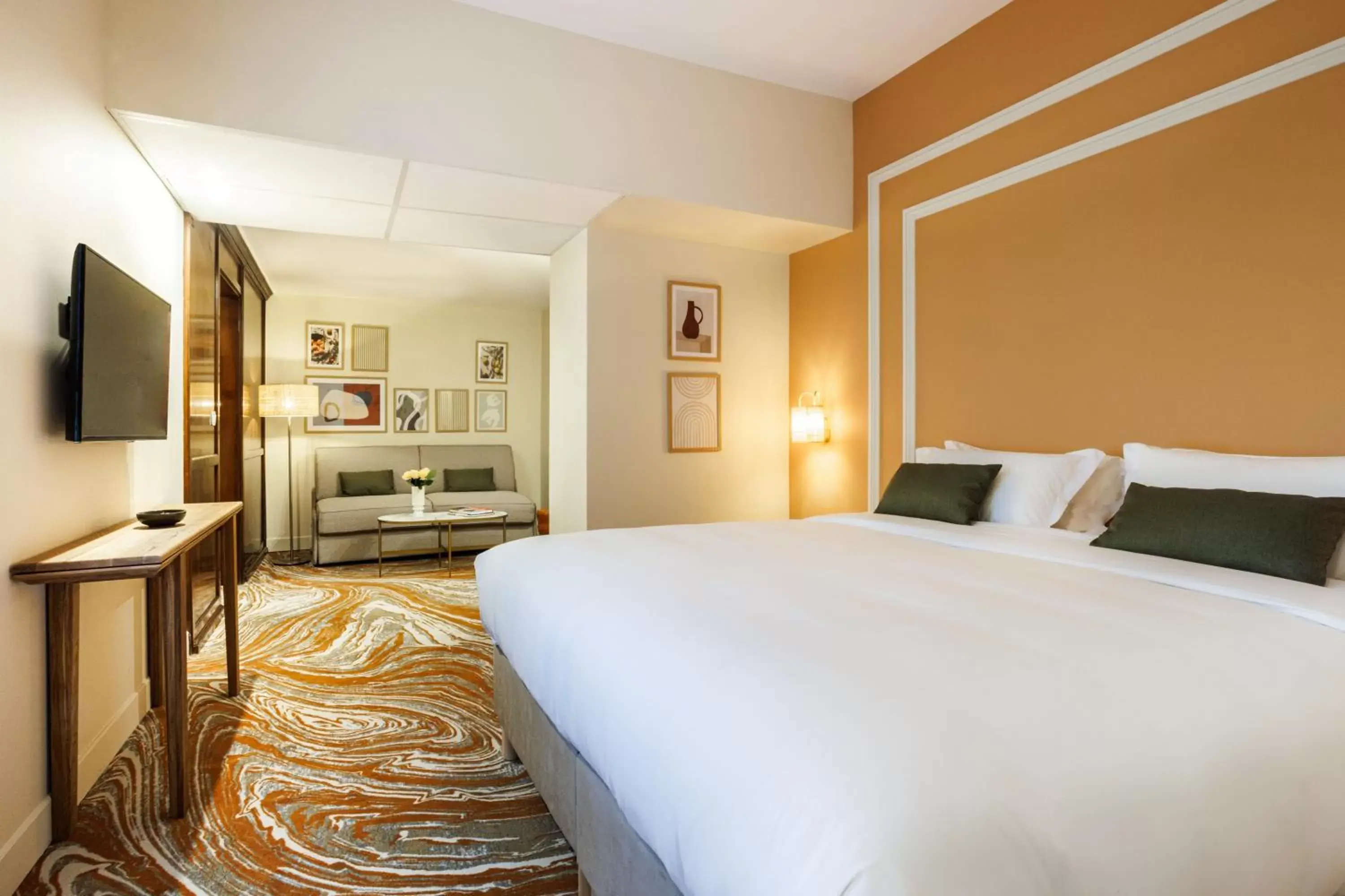 Family King Room in Grand Hotel d'Orange, BW Signature Collection Family King Room in Grand Hotel d'Orange, BW Signature Collection