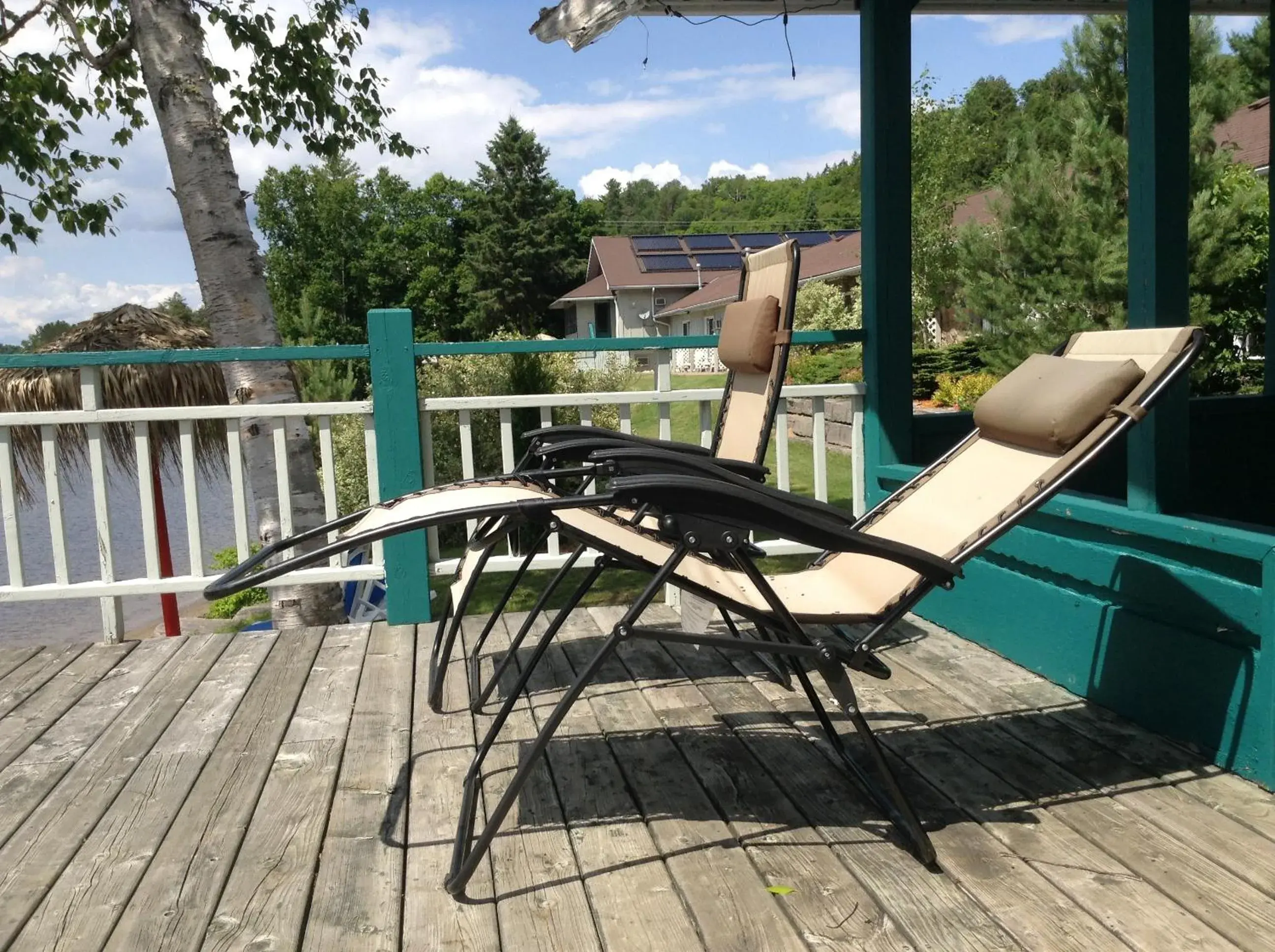 Patio in Algonquin Lakeside Inn