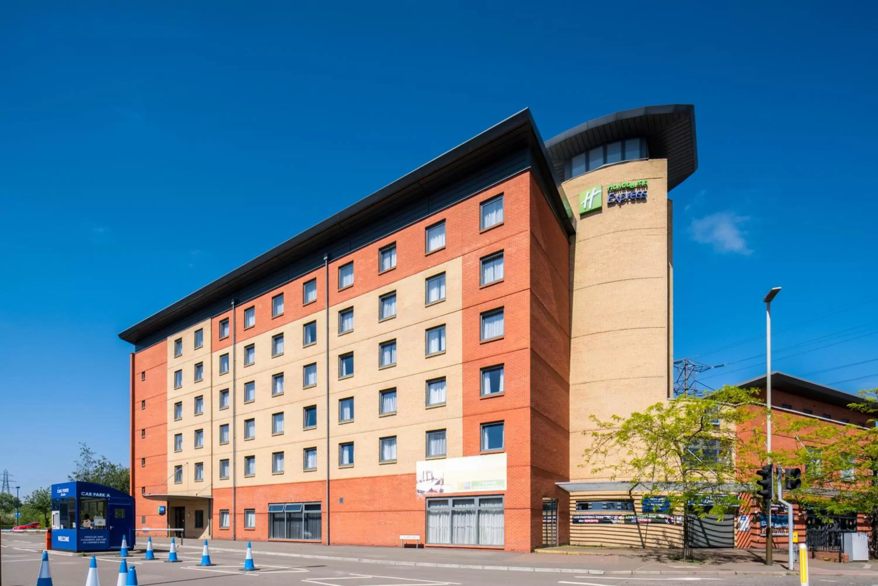 Property Building in Holiday Inn Express Leicester