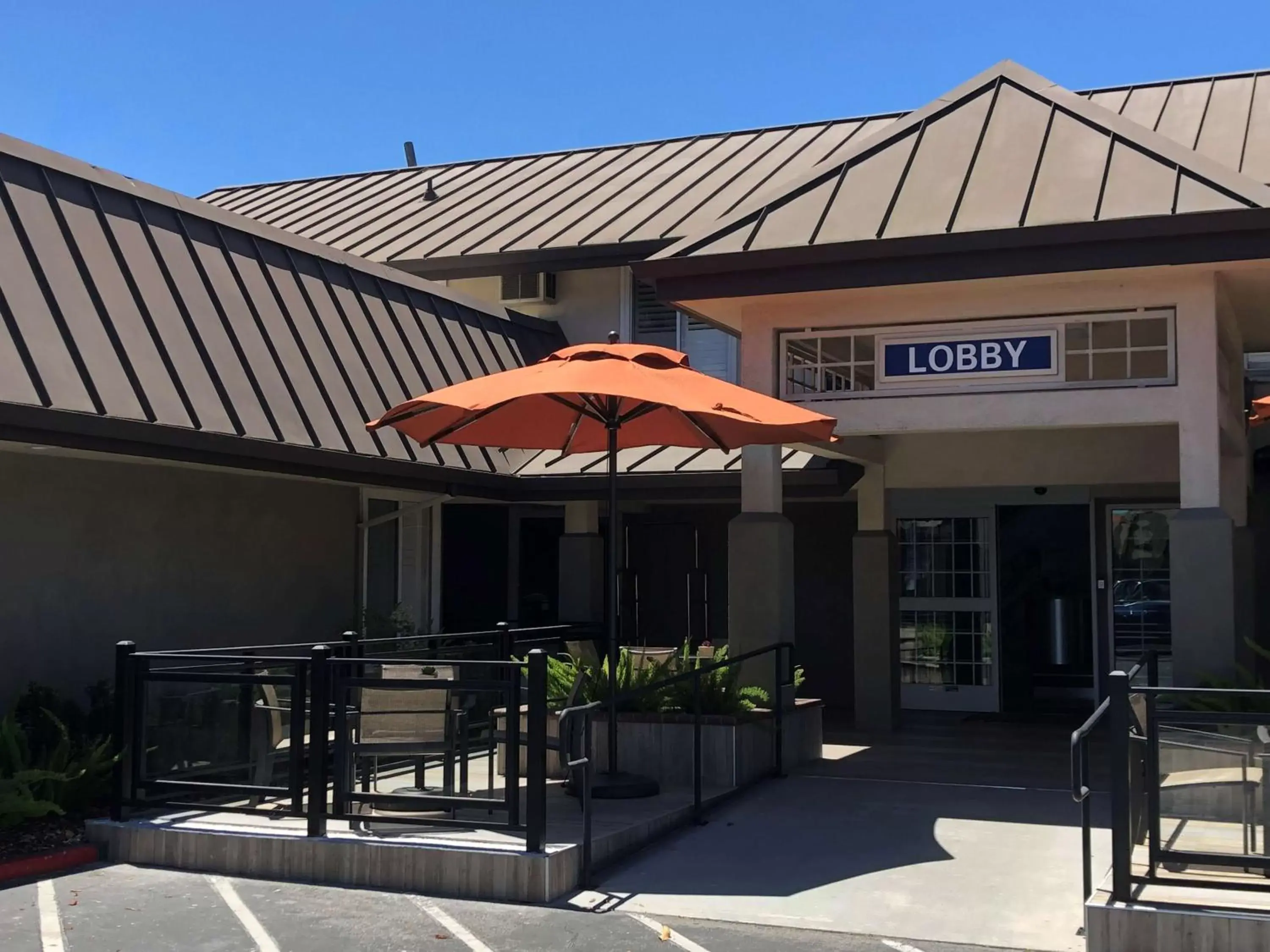 Property building in Best Western Silicon Valley Inn