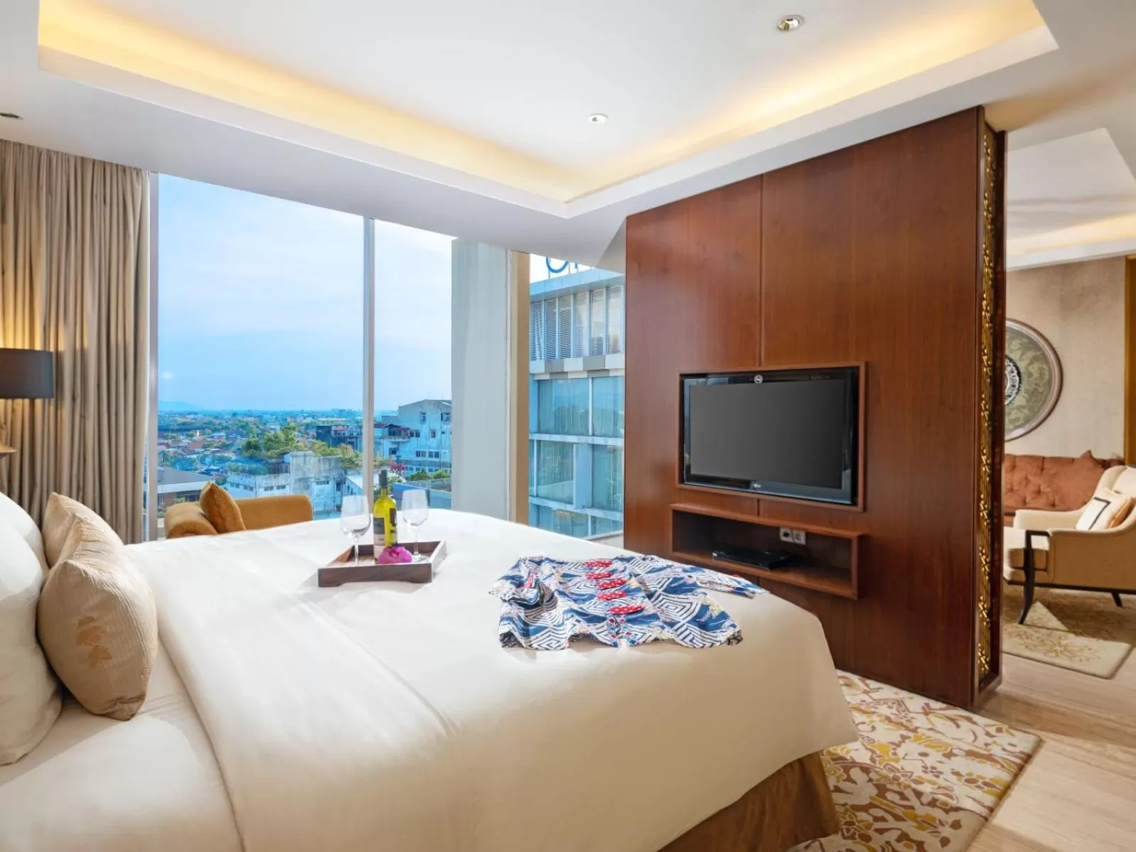 Bedroom, Bed in ARTOTEL Suites Bianti Yogyakarta, CHSE Certified