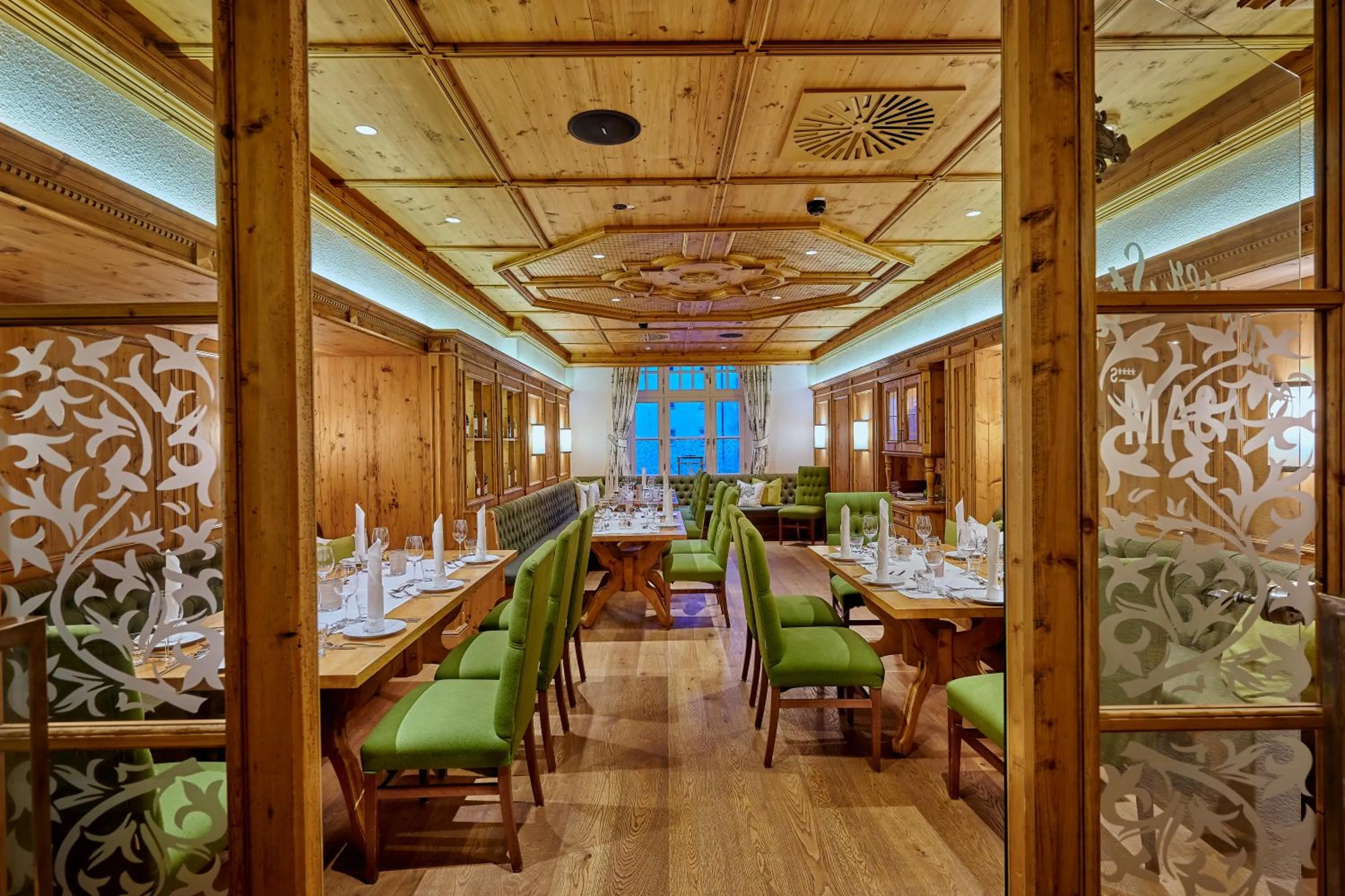 Restaurant/places to eat in Asam Hotel