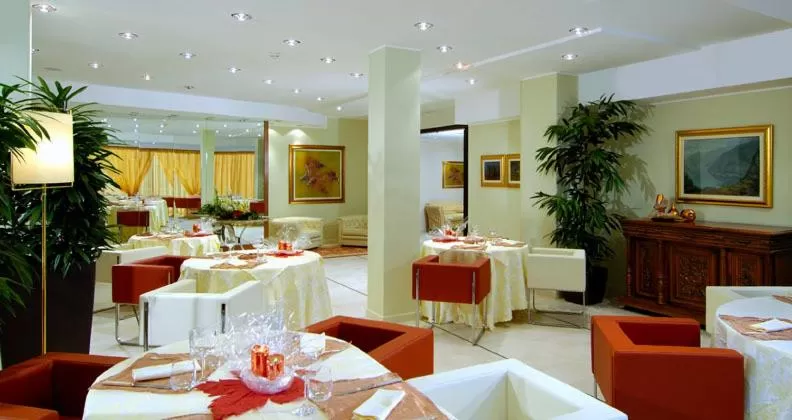 Restaurant/places to eat in Rizzi Aquacharme Hotel & Spa