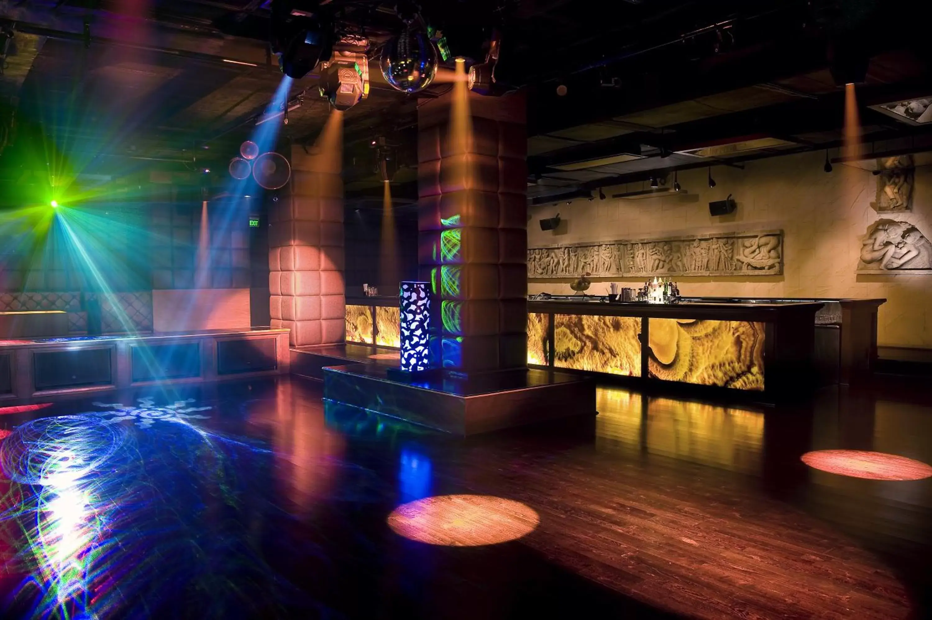 Nightclub / DJ in The LaLiT New Delhi