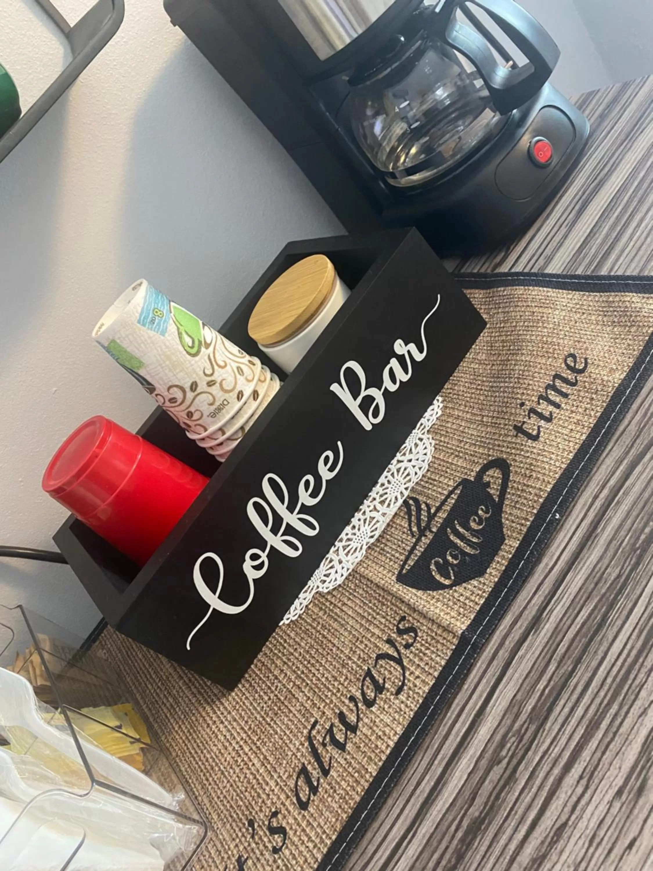 Coffee/tea facilities in Itza-Bella Suites