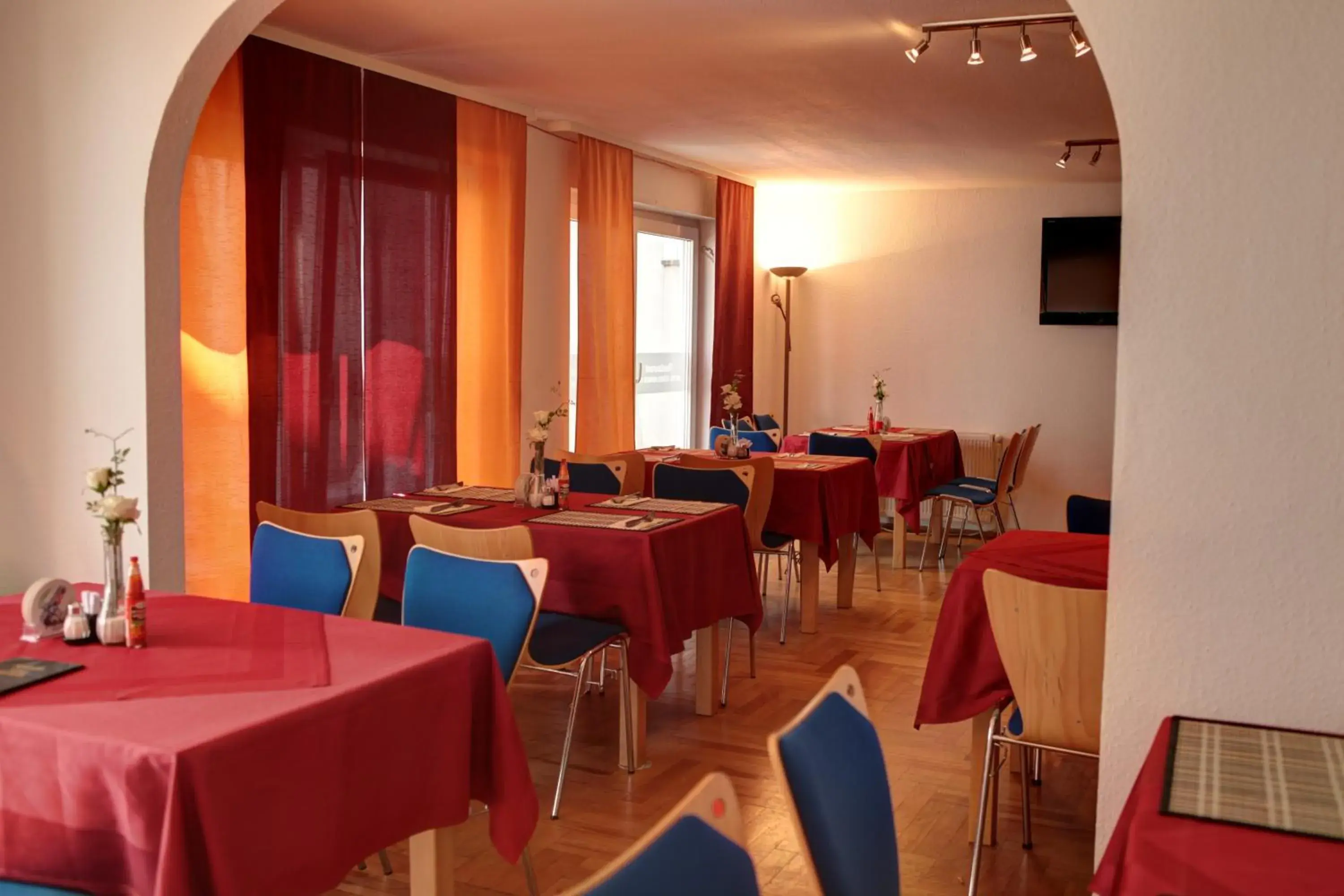 Restaurant/Places to Eat in Garni Hotel Rödelheimer Hof