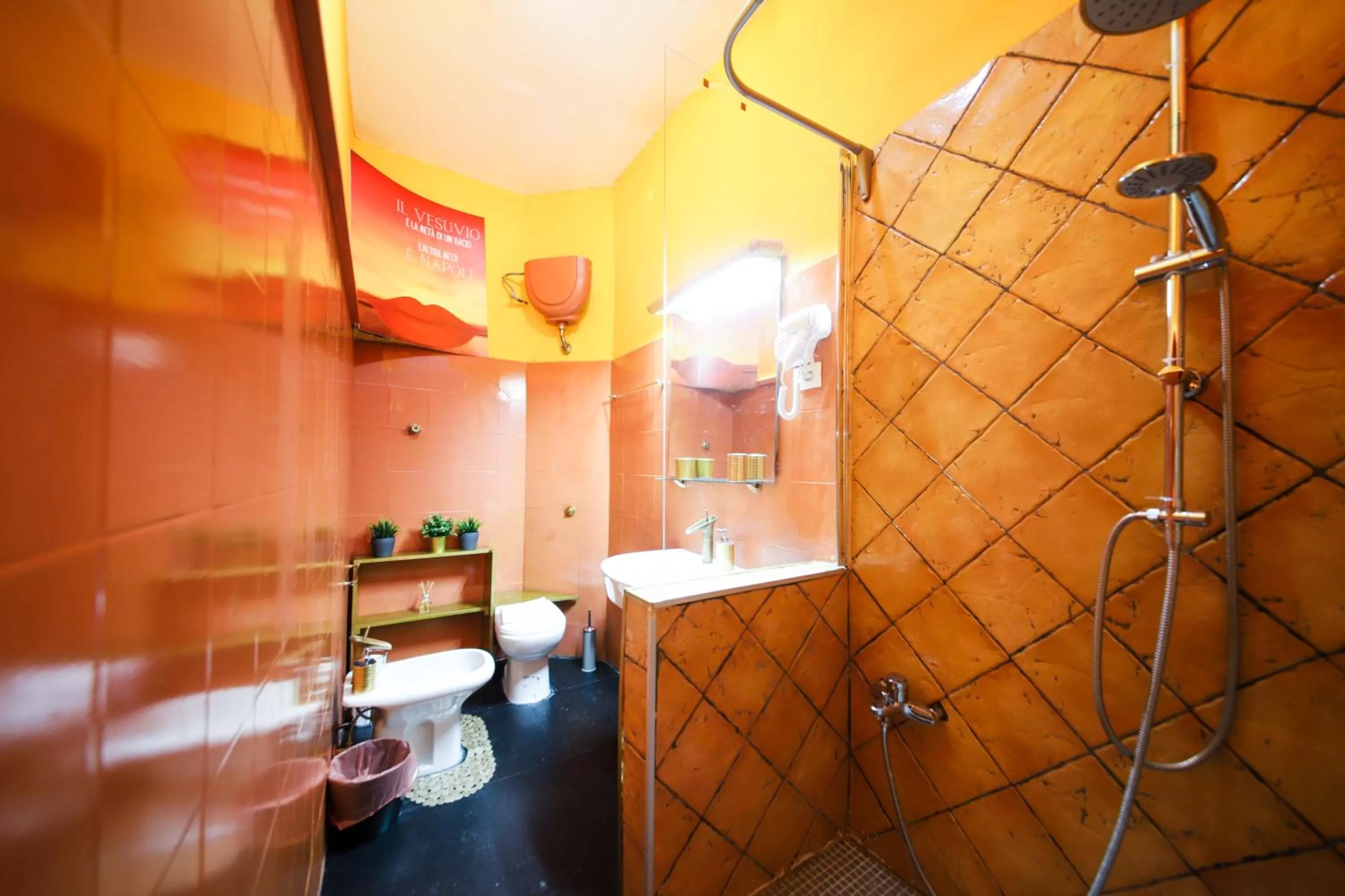 Bathroom in casa interattiva Naples'Secrets