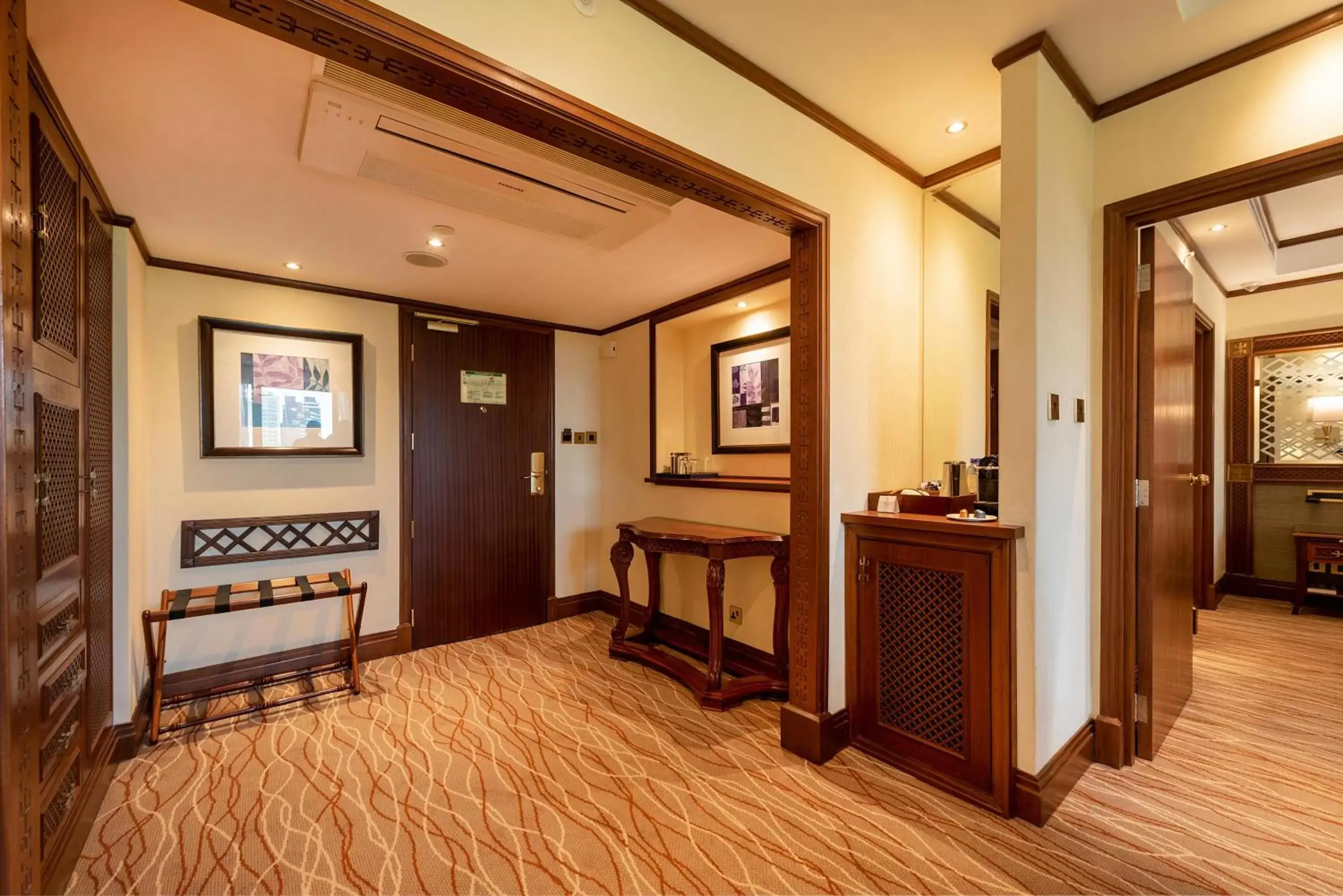 Photo of the whole room, TV/Entertainment Center in Nairobi Serena Hotel