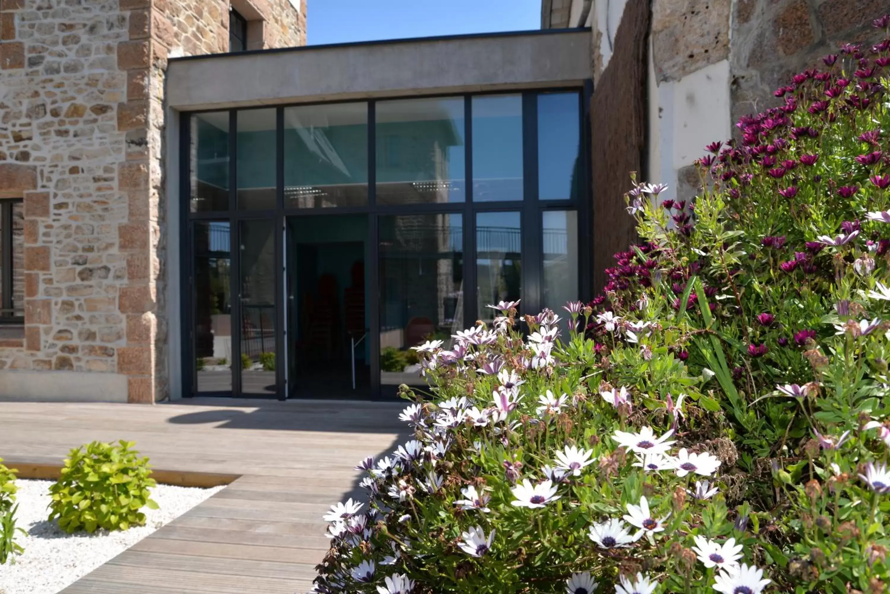 Facade/entrance in Logis Hôtel Ker Mor