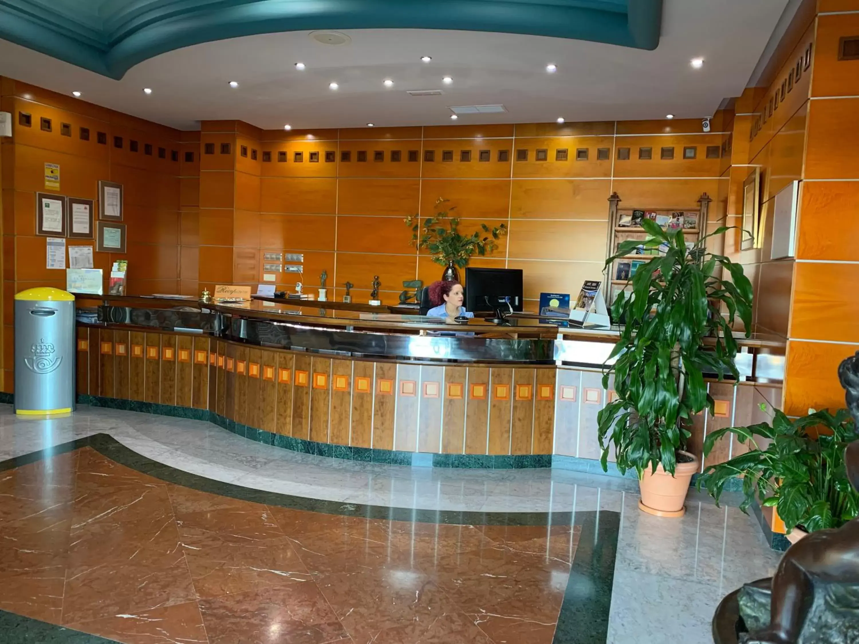 Lobby or reception, Lobby/Reception in La Sierra