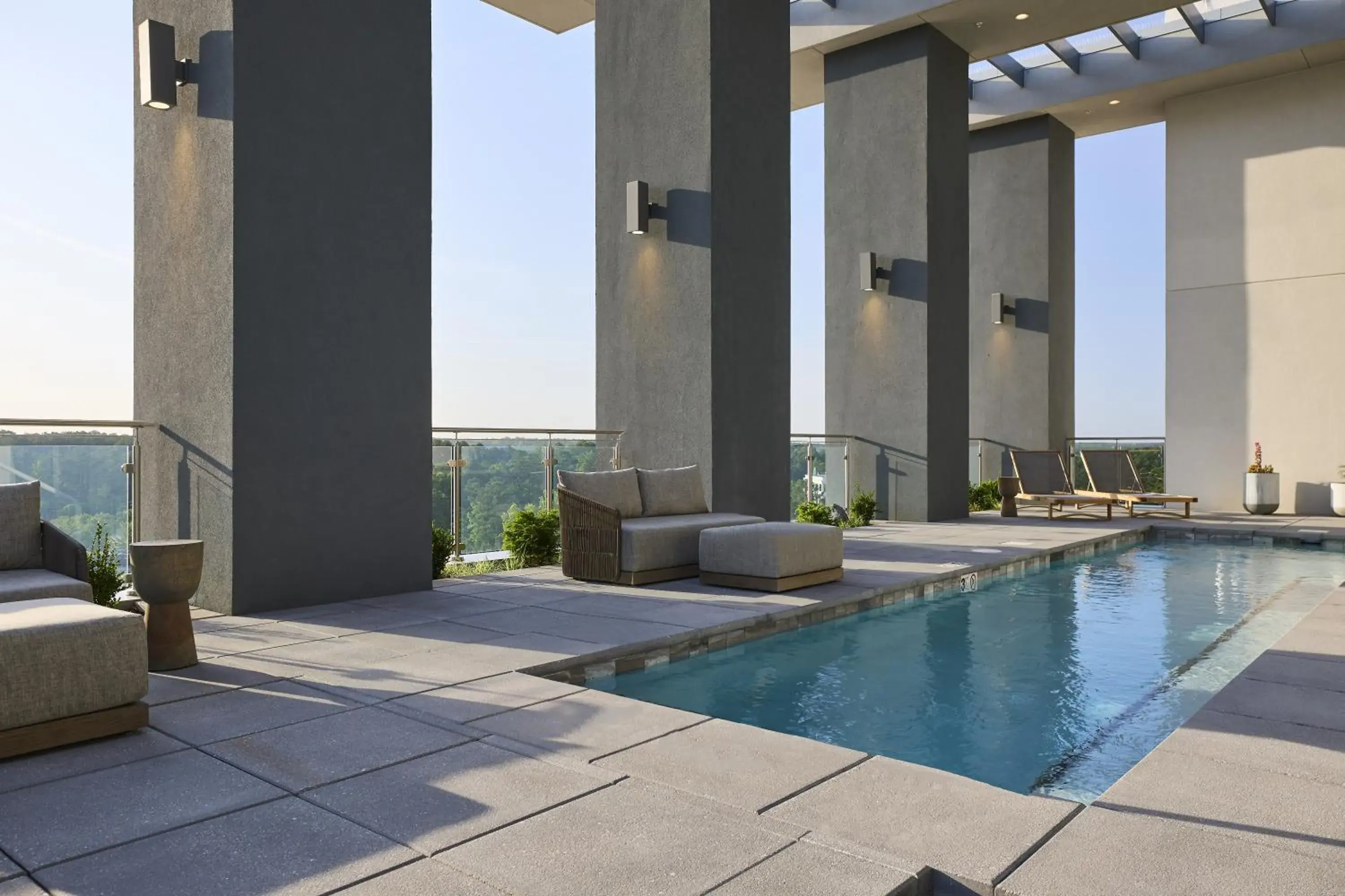 Swimming Pool in The Westin Raleigh-Durham Airport