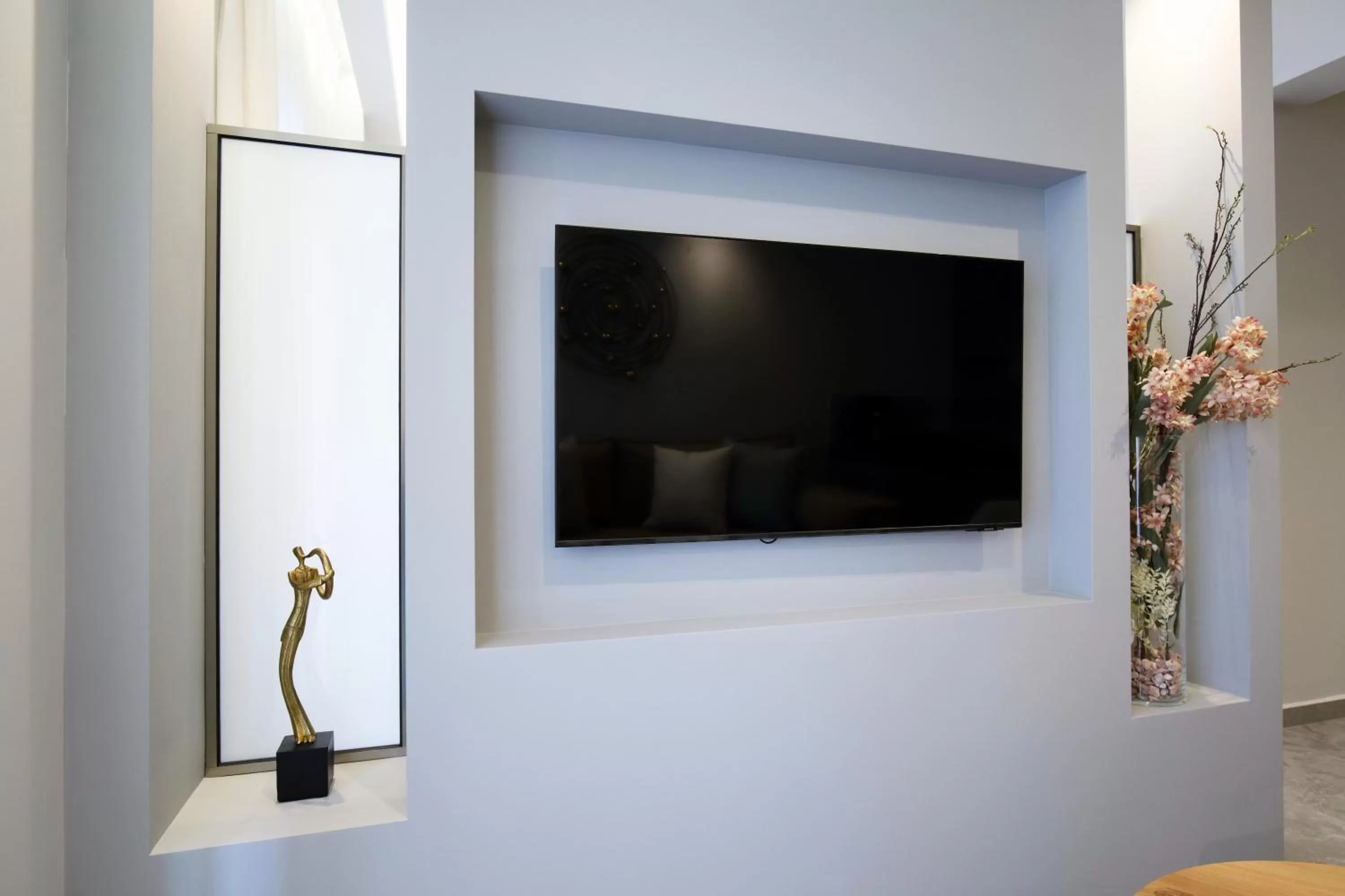 TV and multimedia in Carabella Residence