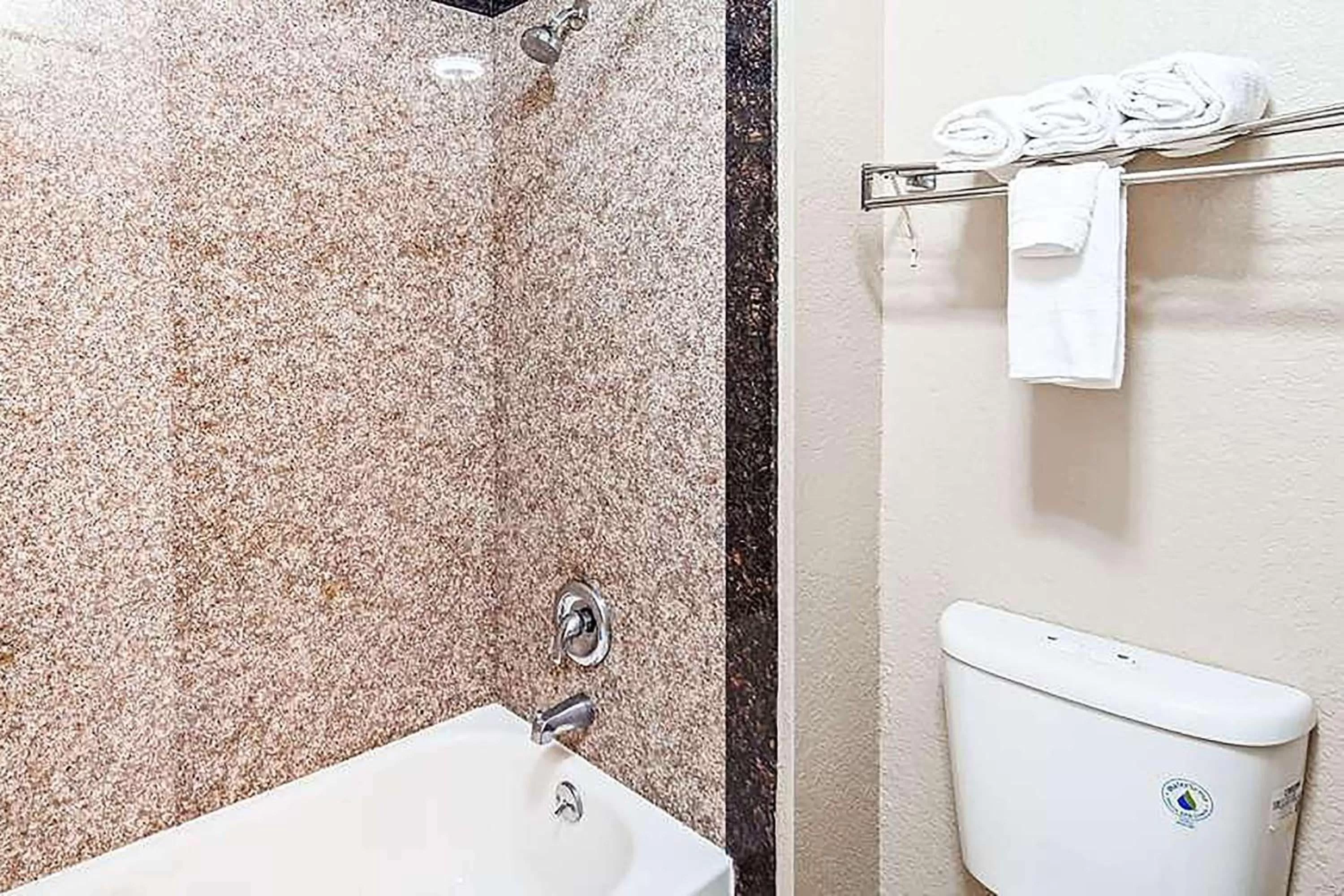 Bathroom in Travelodge by Wyndham San Antonio Downtown Northeast