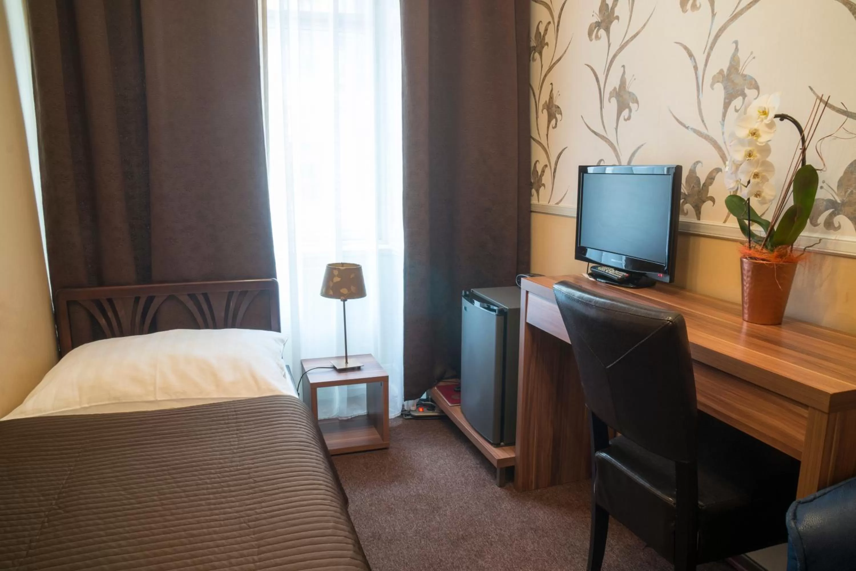 Bedroom, Bed in Hotel Bajazzo