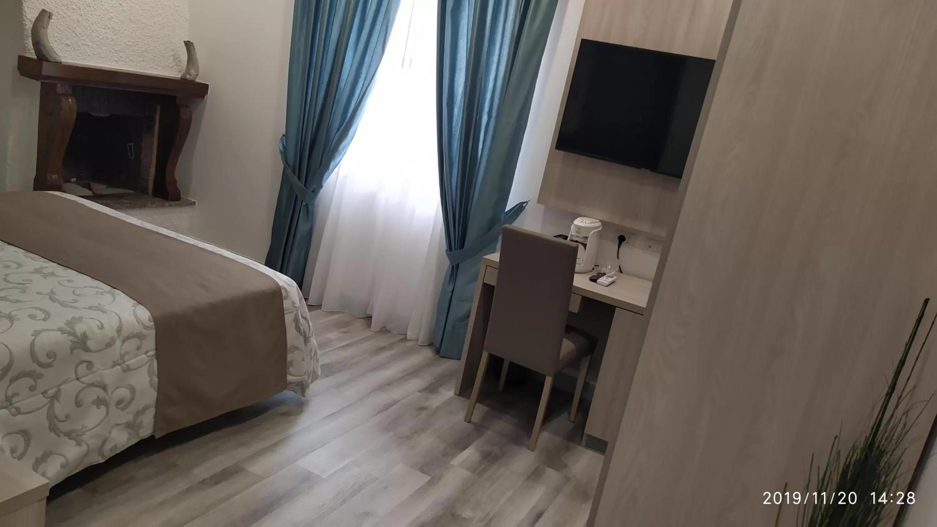 Communal lounge/ TV room, Bed in B&B La Stazione