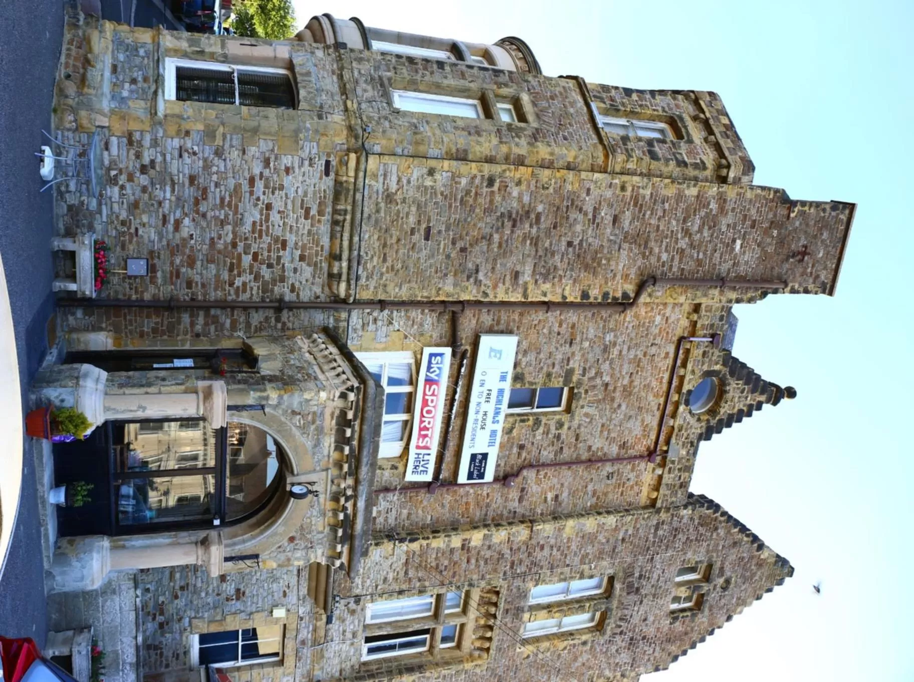 Street view, Property Building in Highlands Hotel