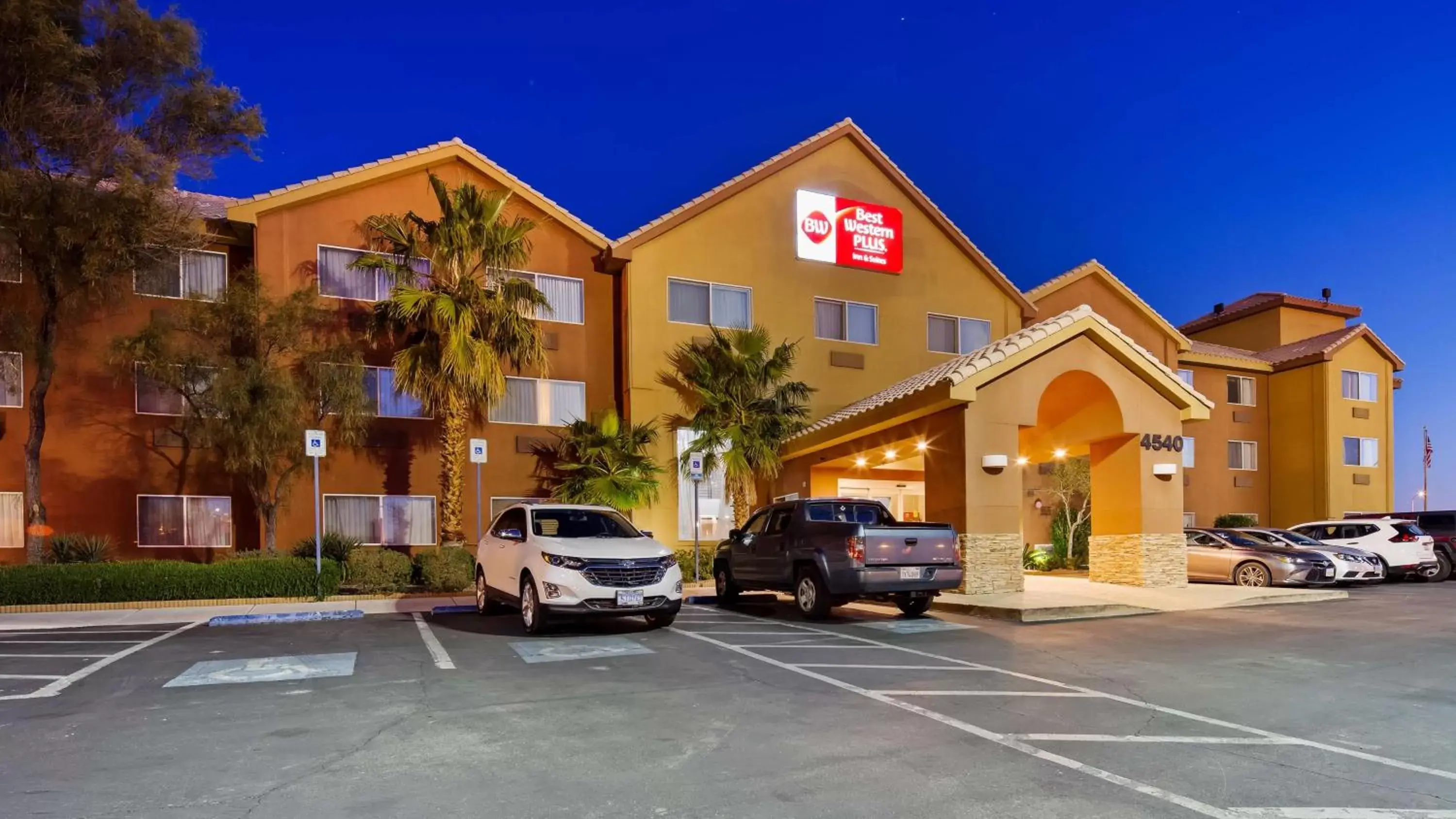 Property Building in Best Western Plus North Las Vegas Inn & Suites