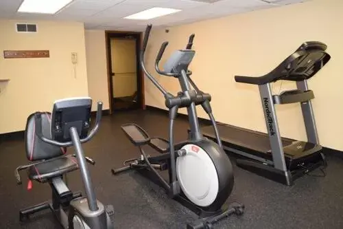 Fitness centre/facilities, Fitness Center/Facilities in Baymont by Wyndham Michigan City