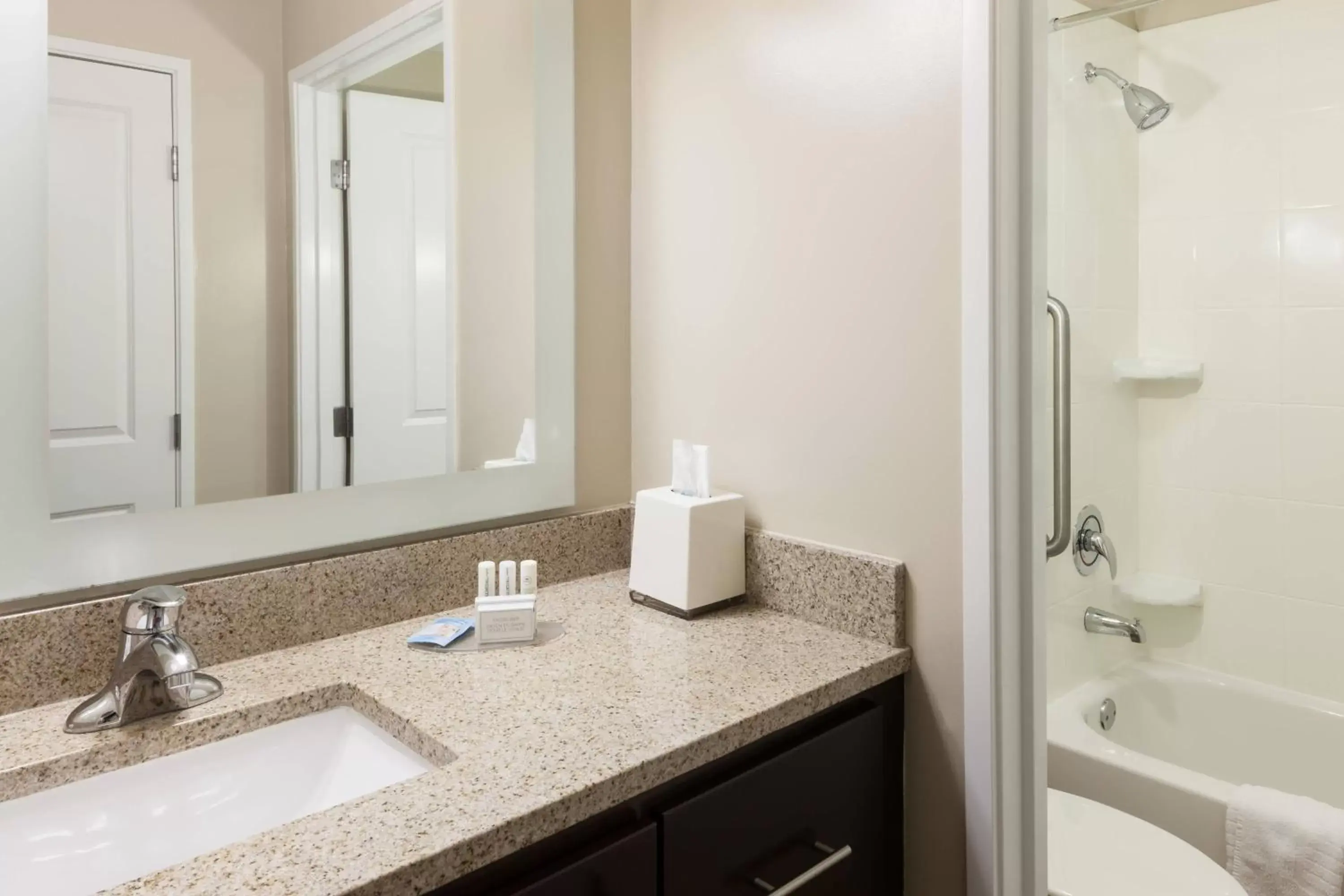 Bathroom in TownePlace Suites by Marriott Little Rock West