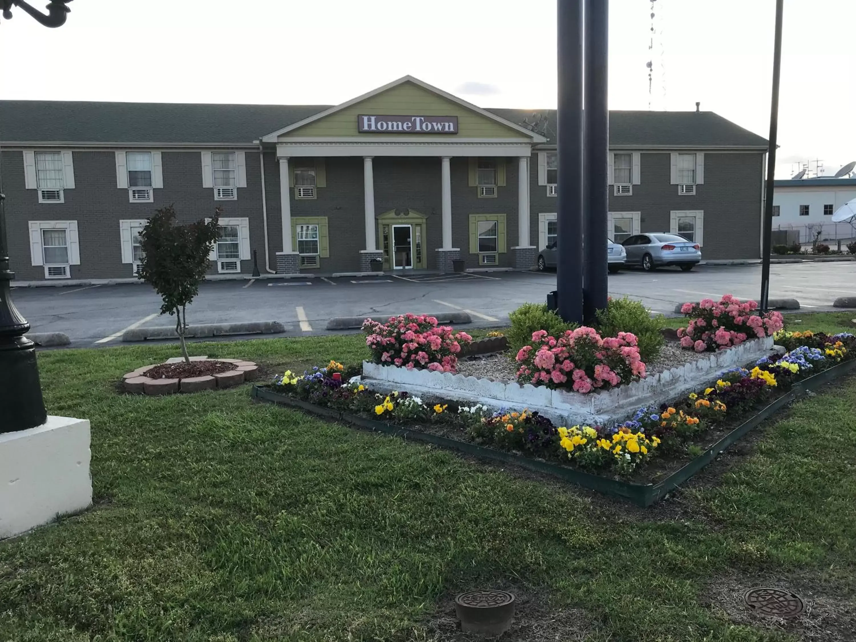 Property Building in Hometown Inn & Suites