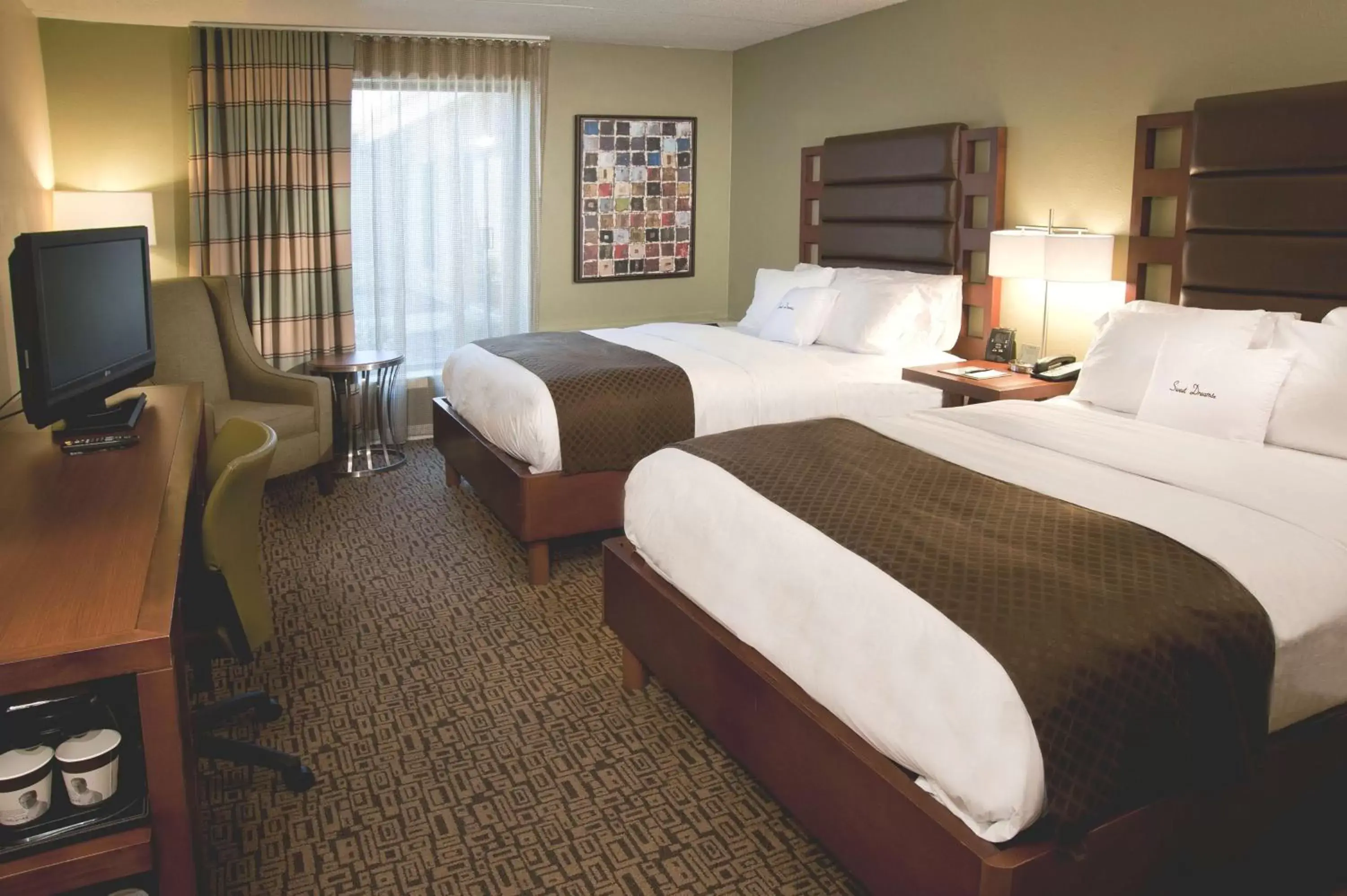 Bed in DoubleTree by Hilton Collinsville/St.Louis