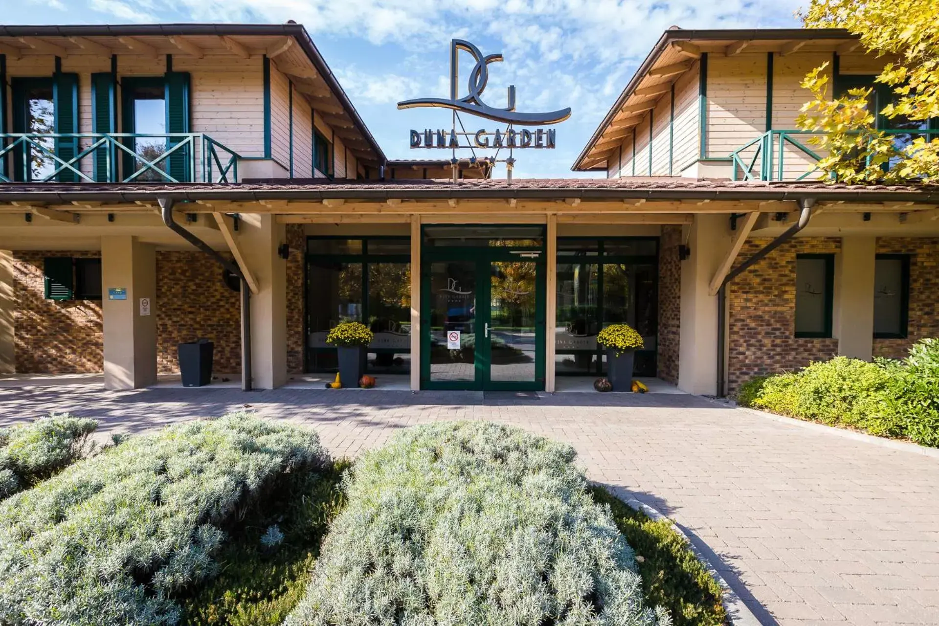 Facade/entrance in Duna Garden Hotel Facade/entrance in Duna Garden Hotel