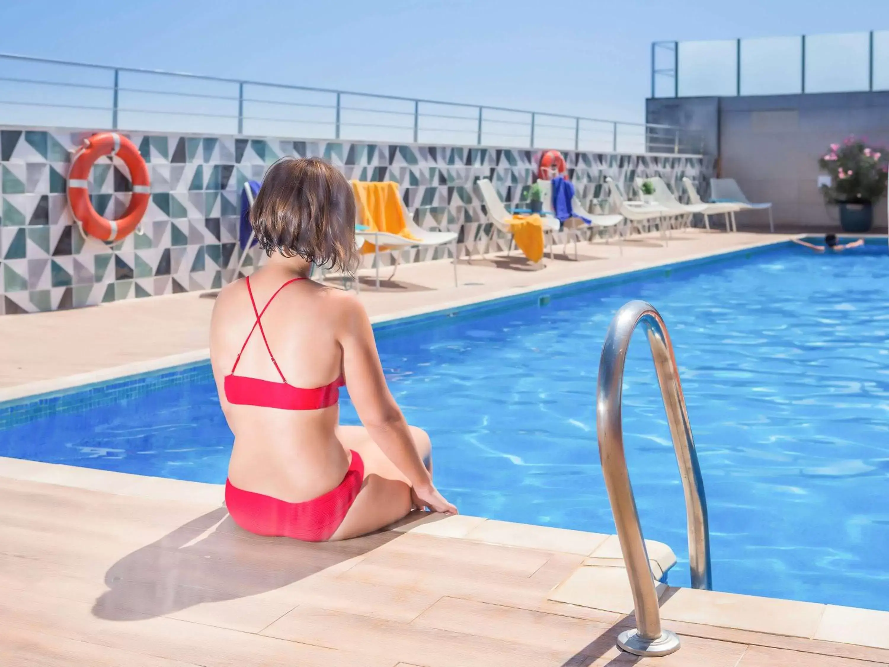 On site, Swimming Pool in Hotel Novotel Sevilla