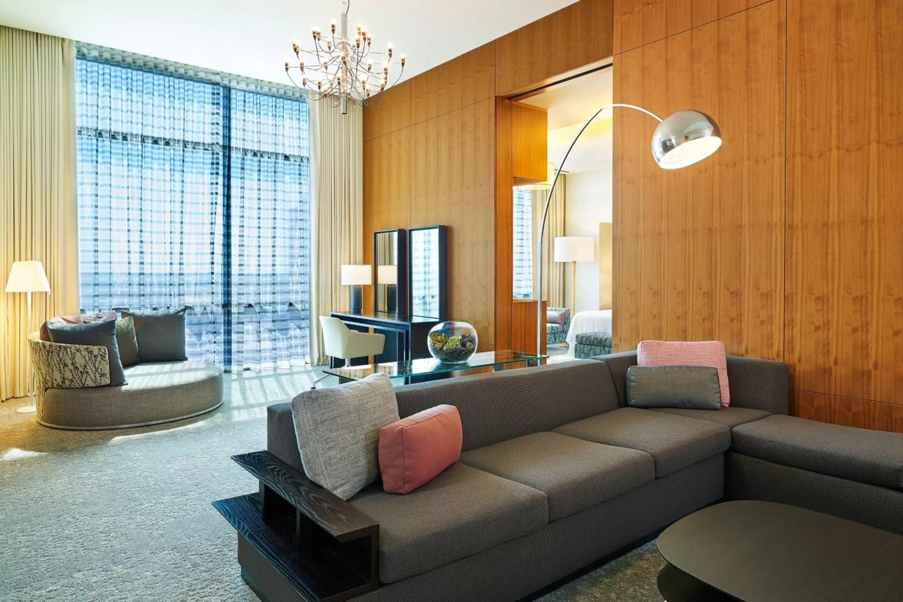 Living room, Seating Area in The Westin Galleria Dallas