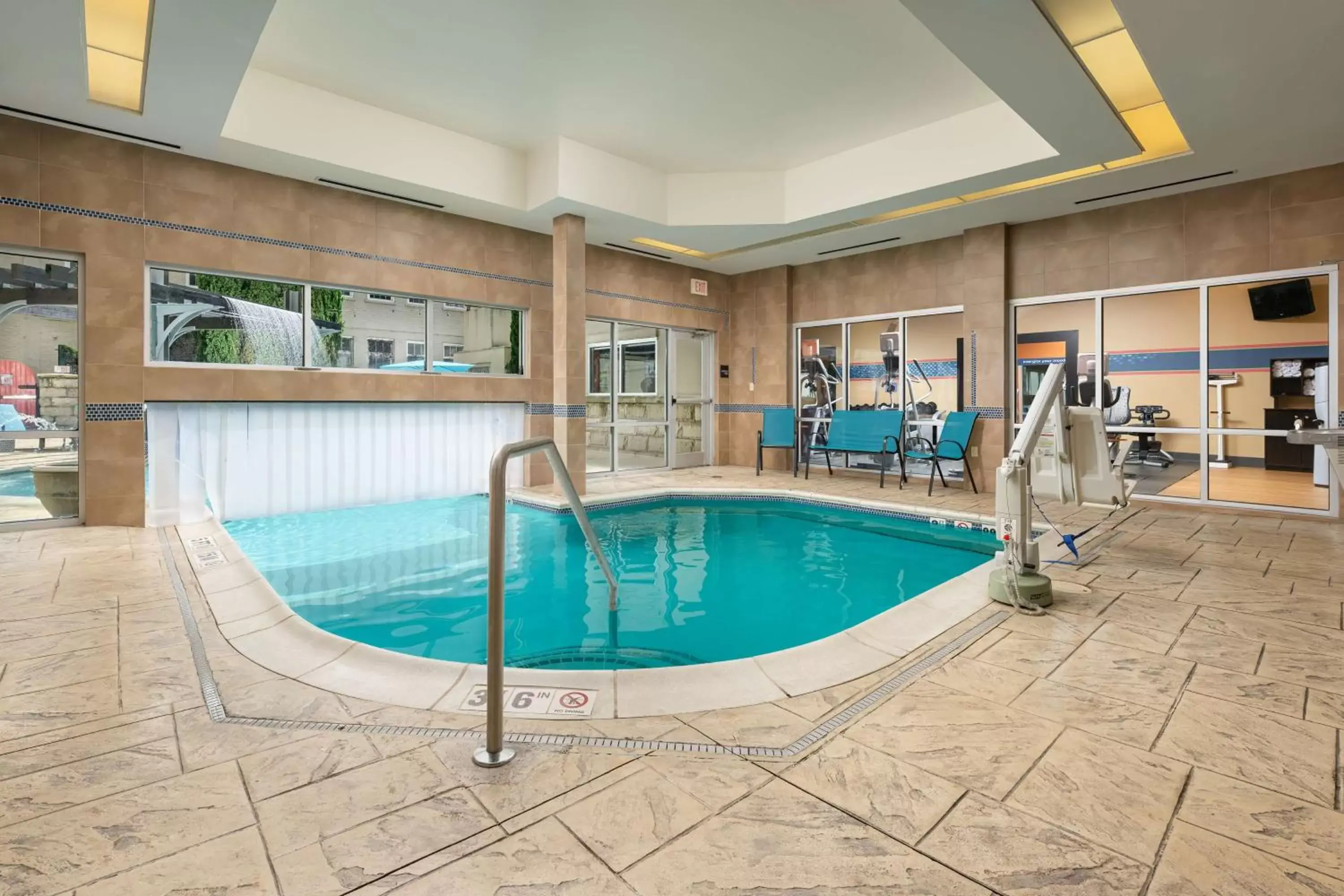 Pool view, Swimming Pool in Hampton Inn & Suites Chattanooga Downtown