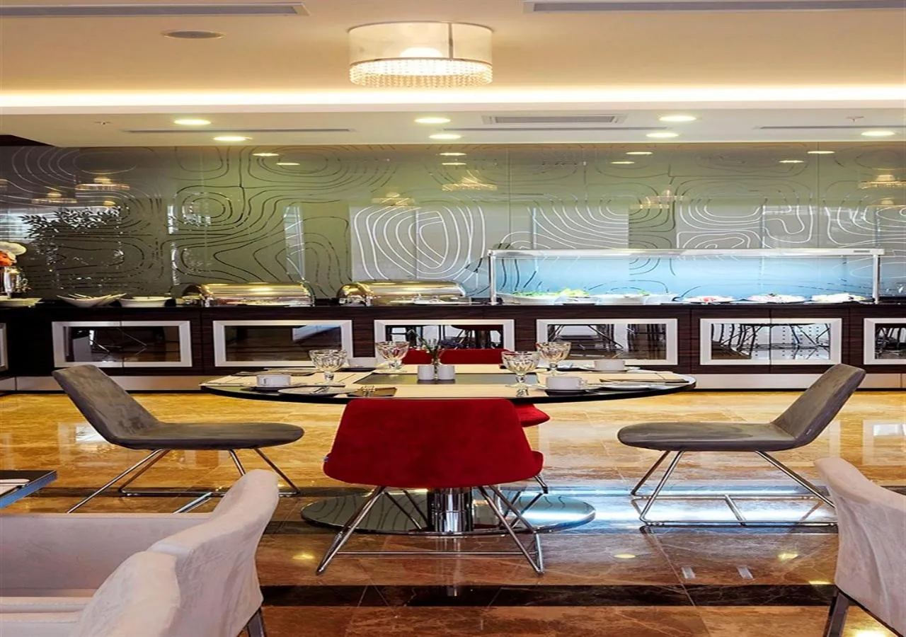 Food and drinks in Demora Hotel